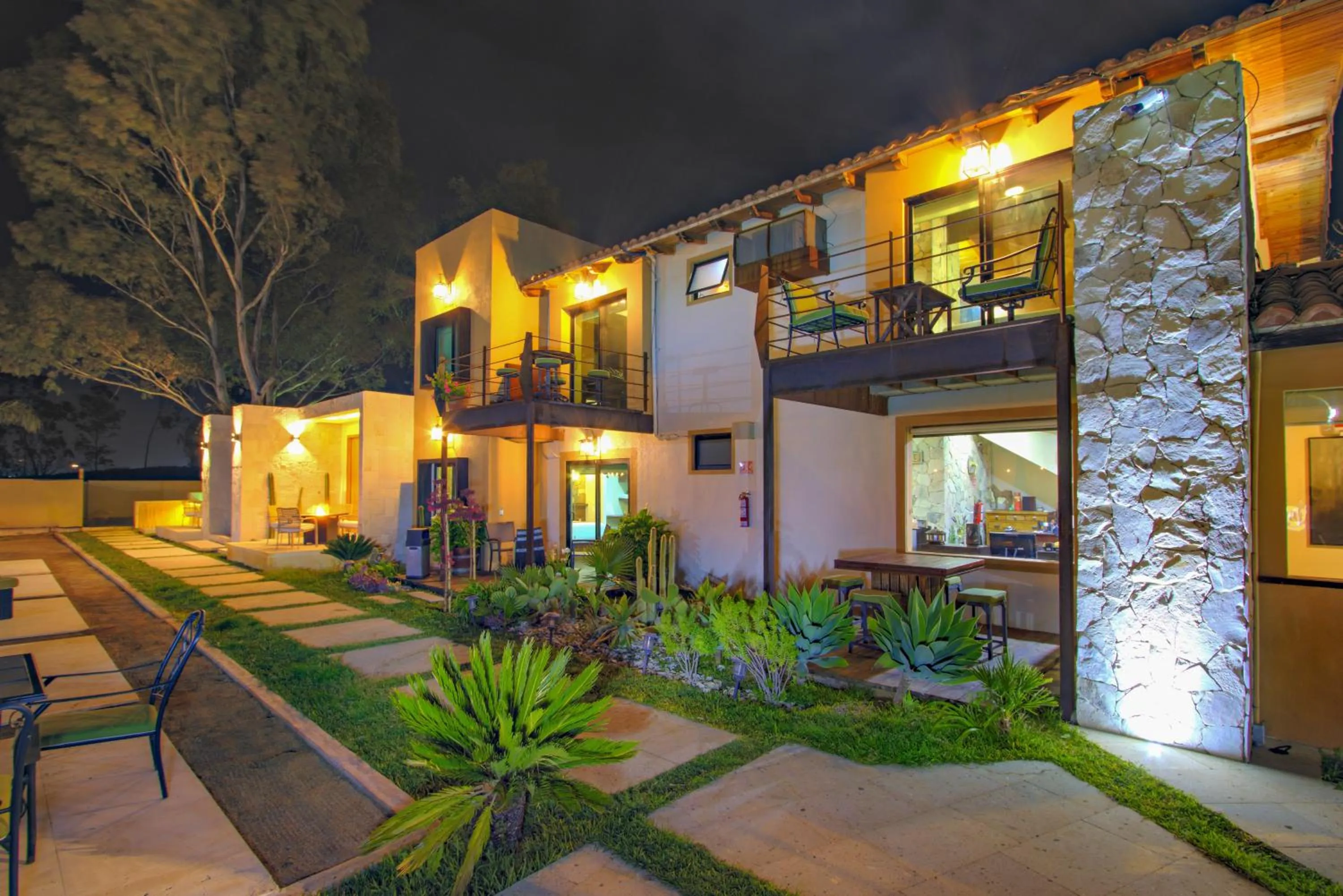 Property building in Bottega Hotel Boutique