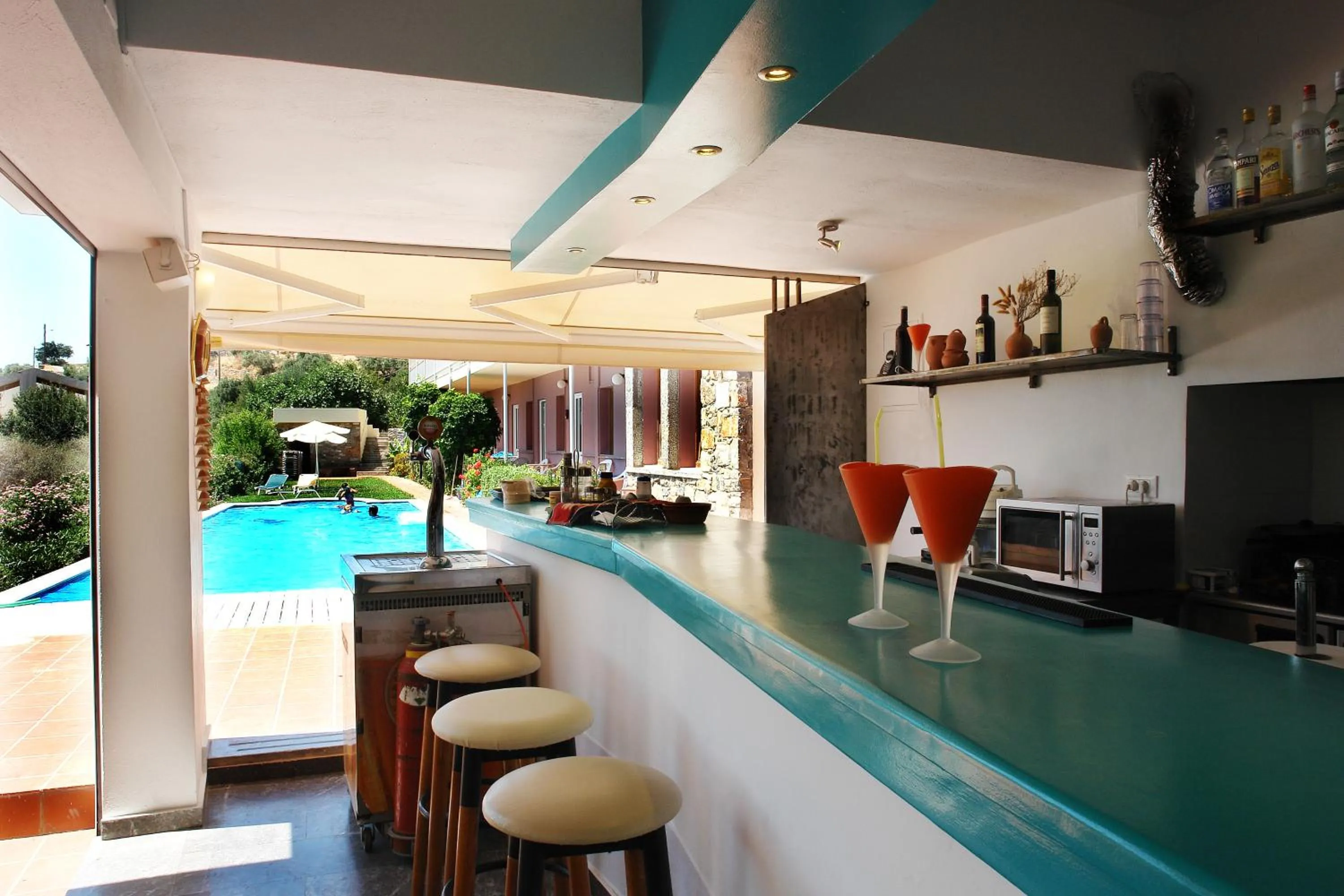 Restaurant/places to eat in Mirabella Apartments