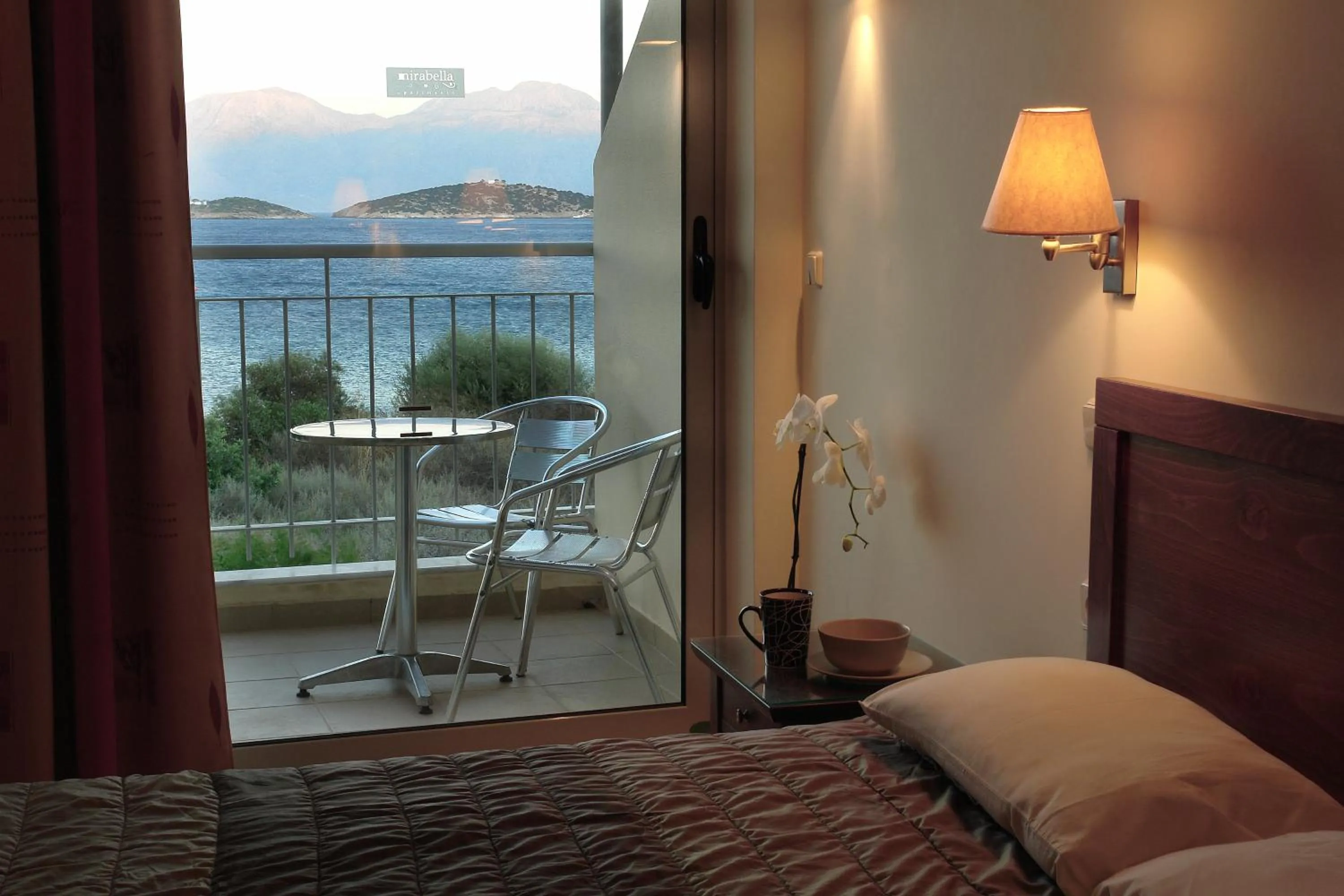 Sea view, Bed in Mirabella Apartments