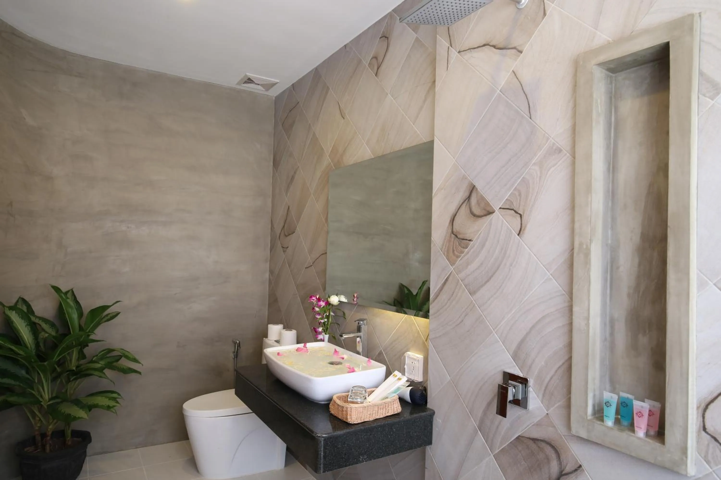 Shower in Holy Angkor Hotel