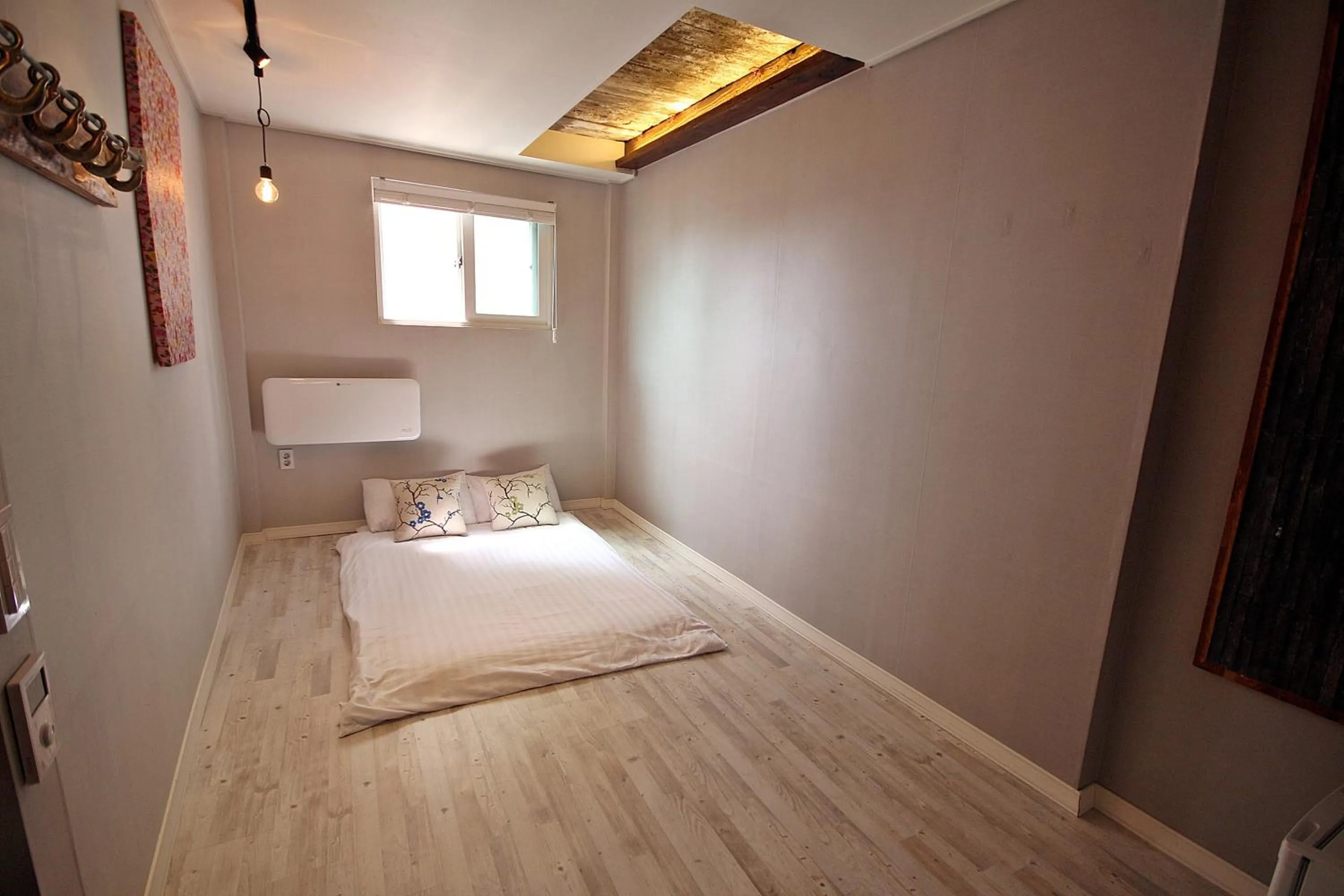 Decorative detail, Bed in Daemyung Guesthouse