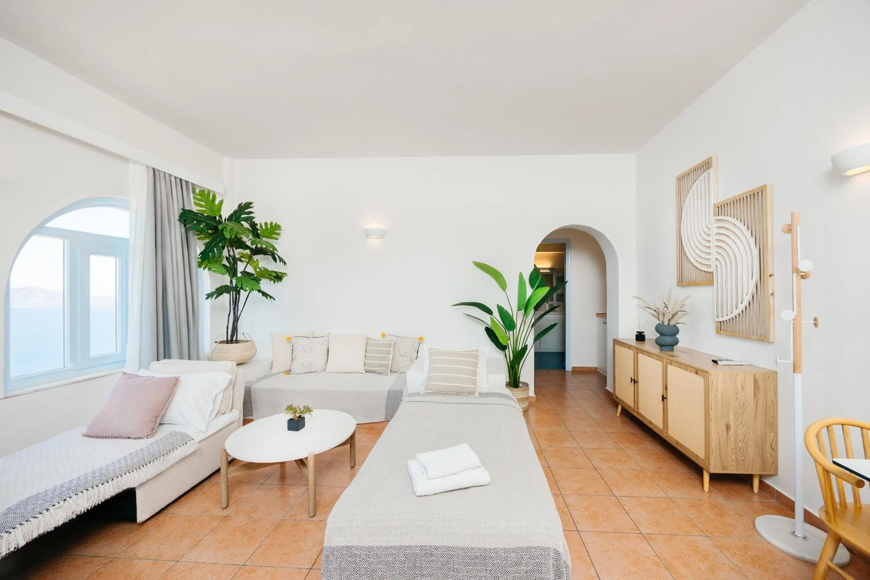 Living room, Bed in Kastro Suites