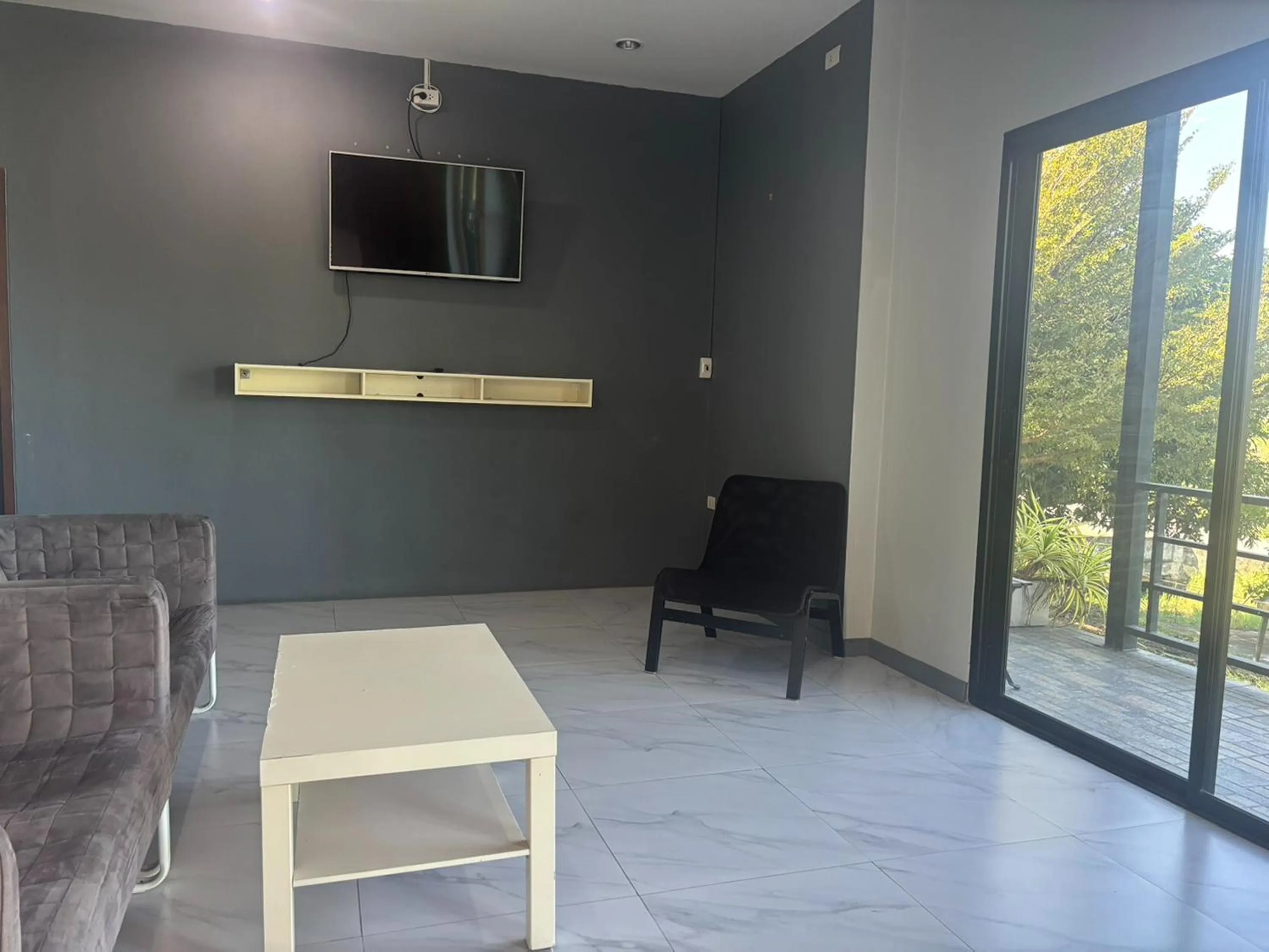 TV and multimedia in Maerim Villa&Pool