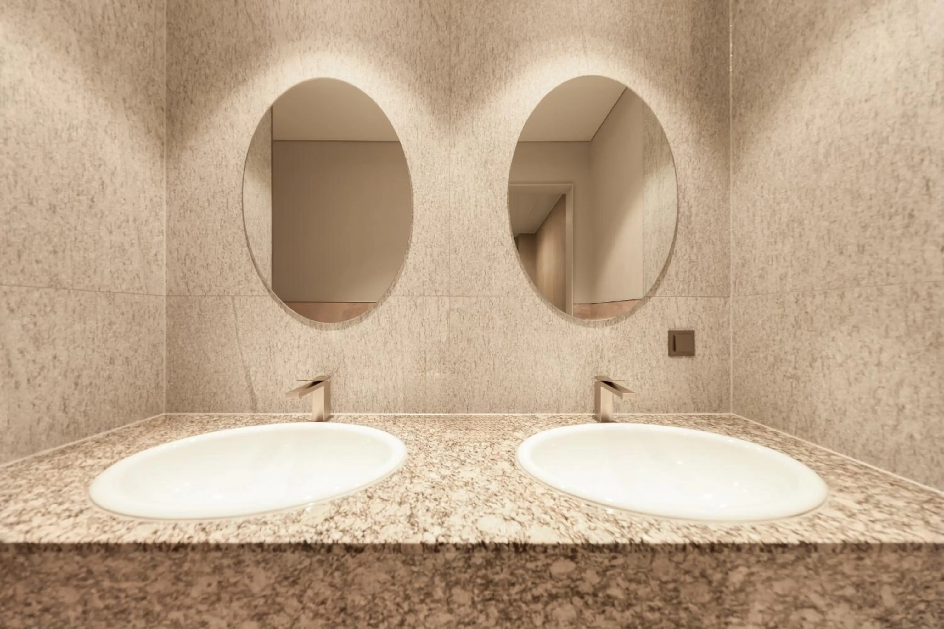 Toilet in Capace Hotel Gangnam