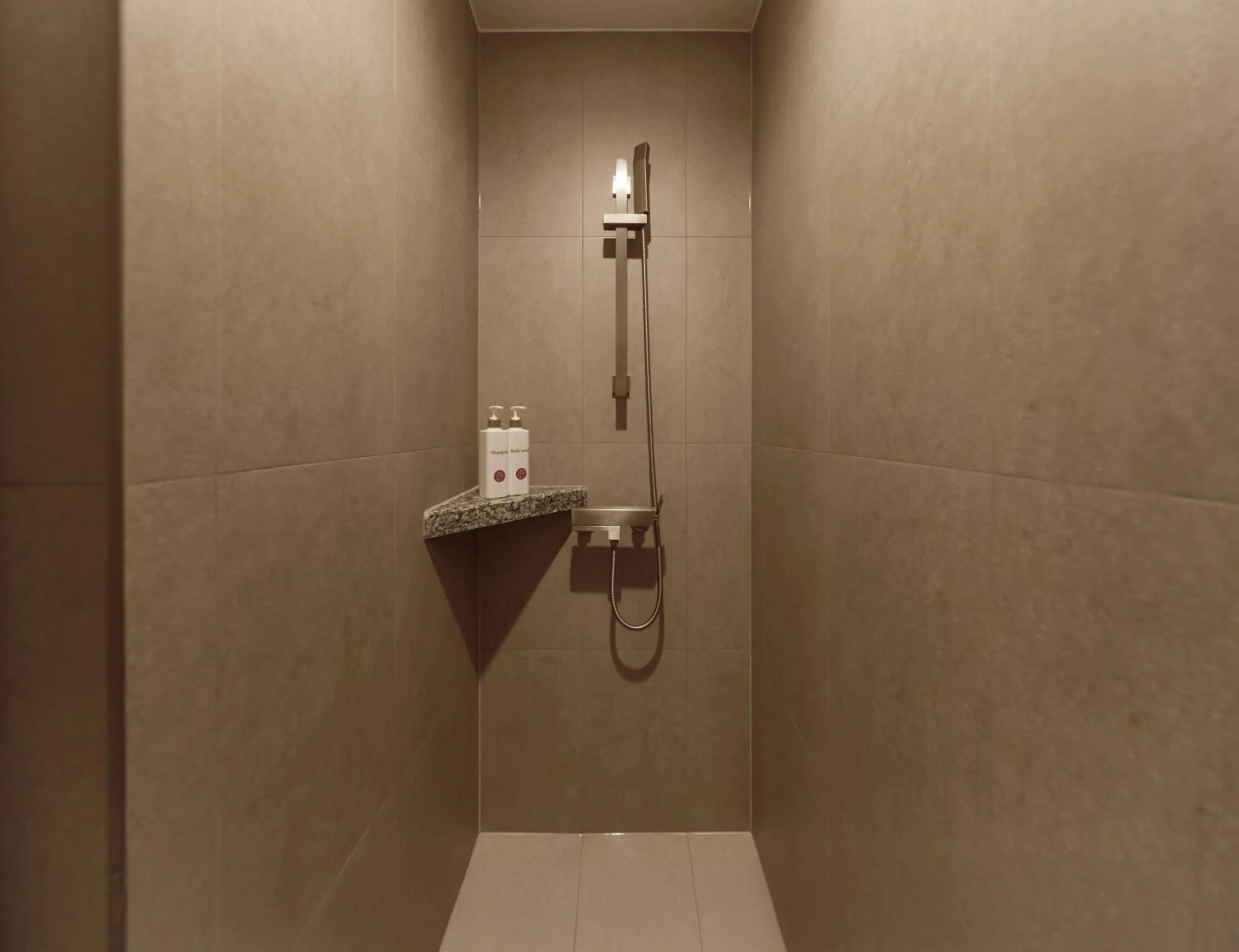Shower in Capace Hotel Gangnam