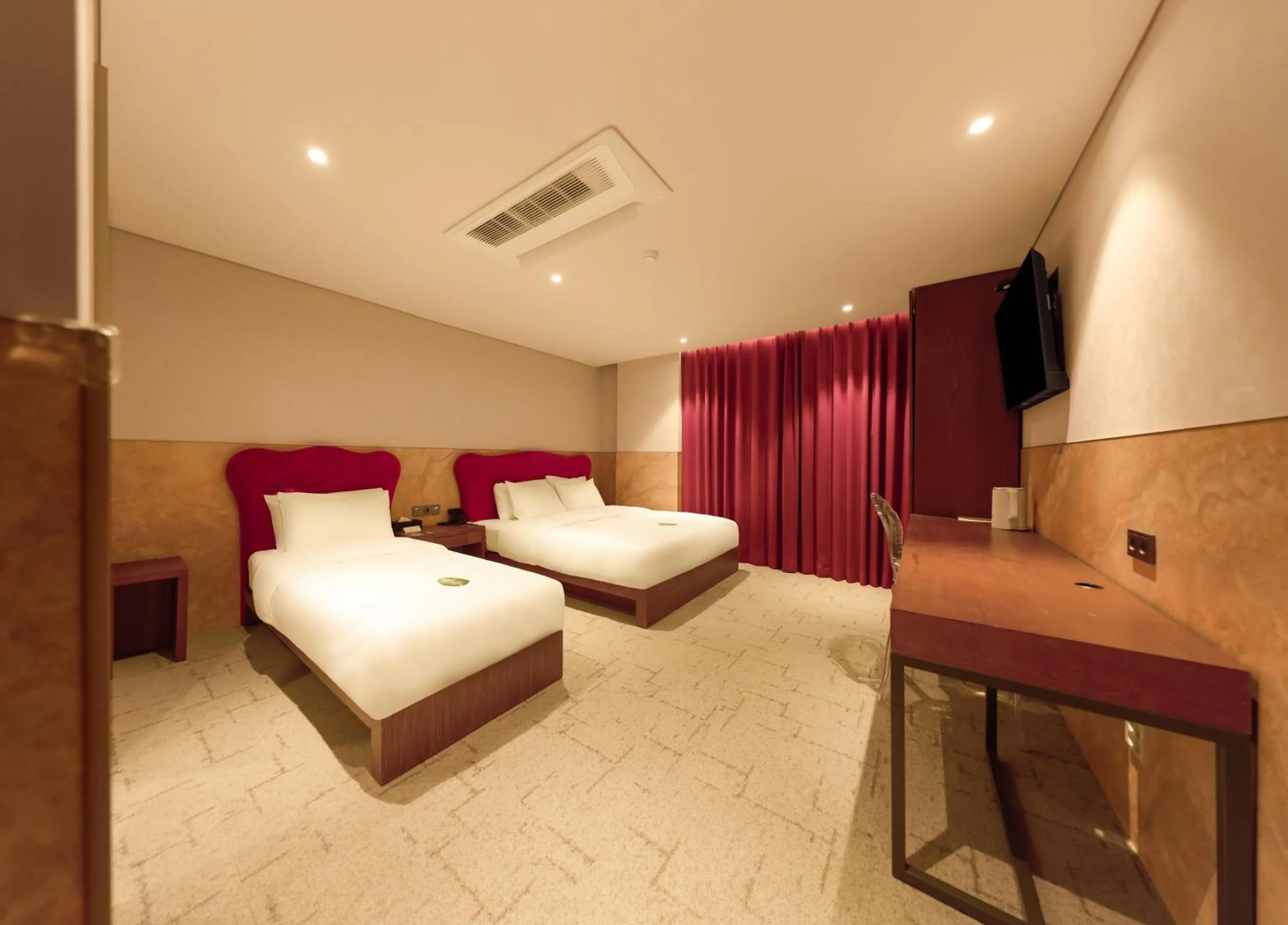 Photo of the whole room, Bed in Capace Hotel Gangnam