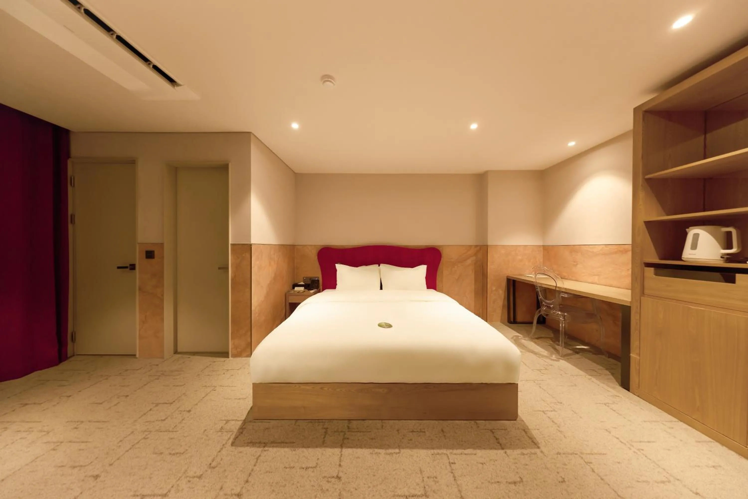 Photo of the whole room, Bed in Capace Hotel Gangnam