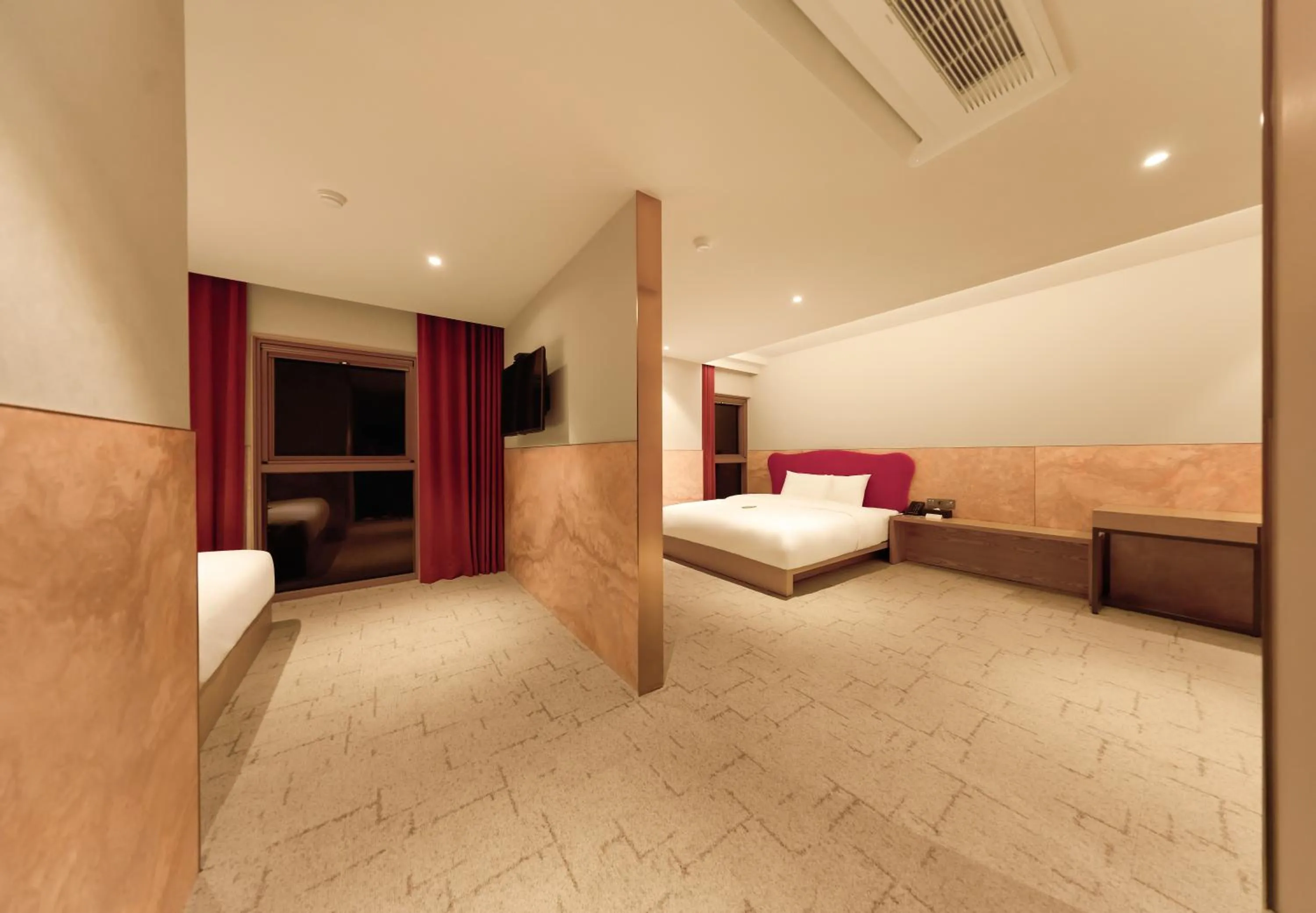 Bedroom, Bed in Capace Hotel Gangnam