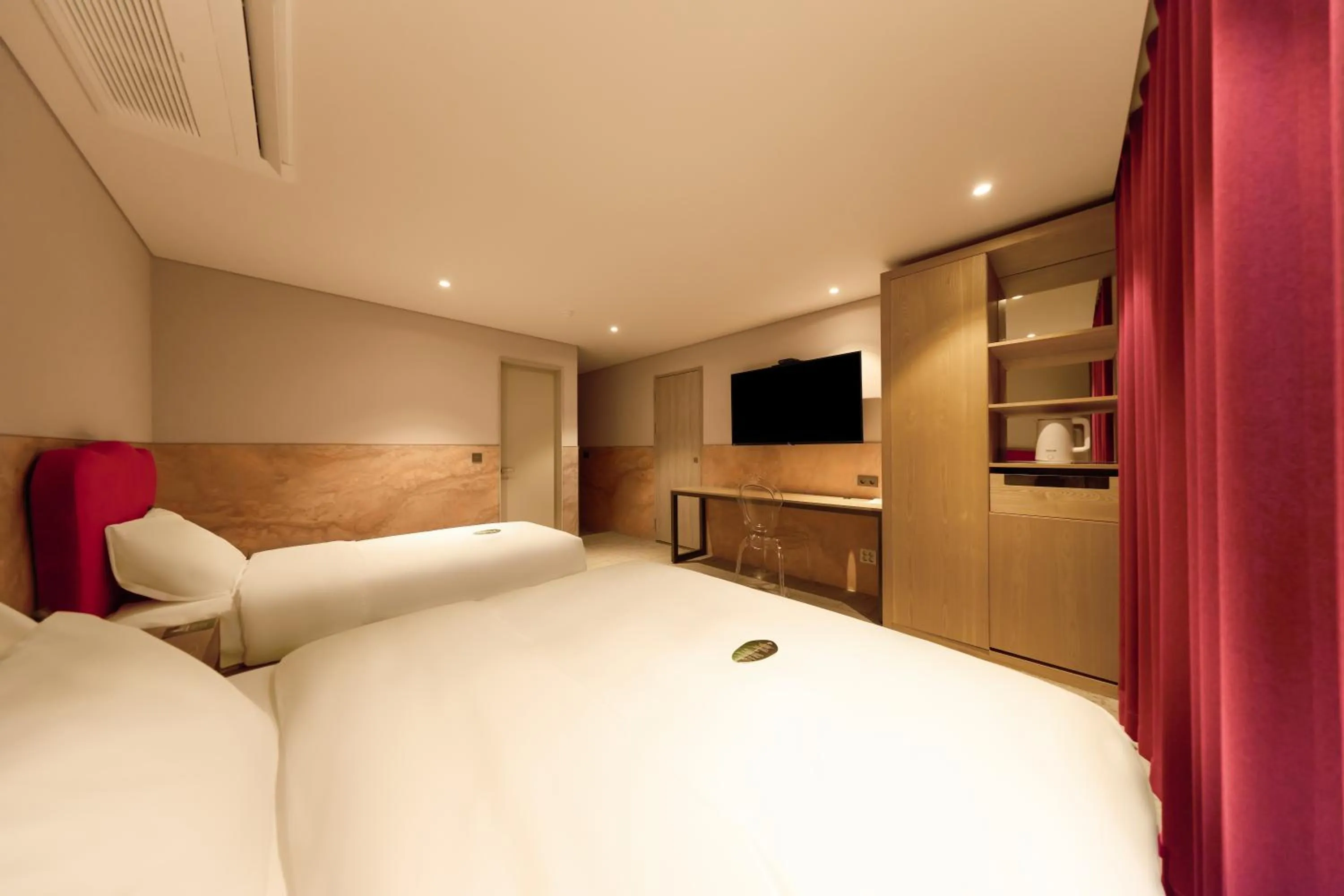 Photo of the whole room, Bed in Capace Hotel Gangnam