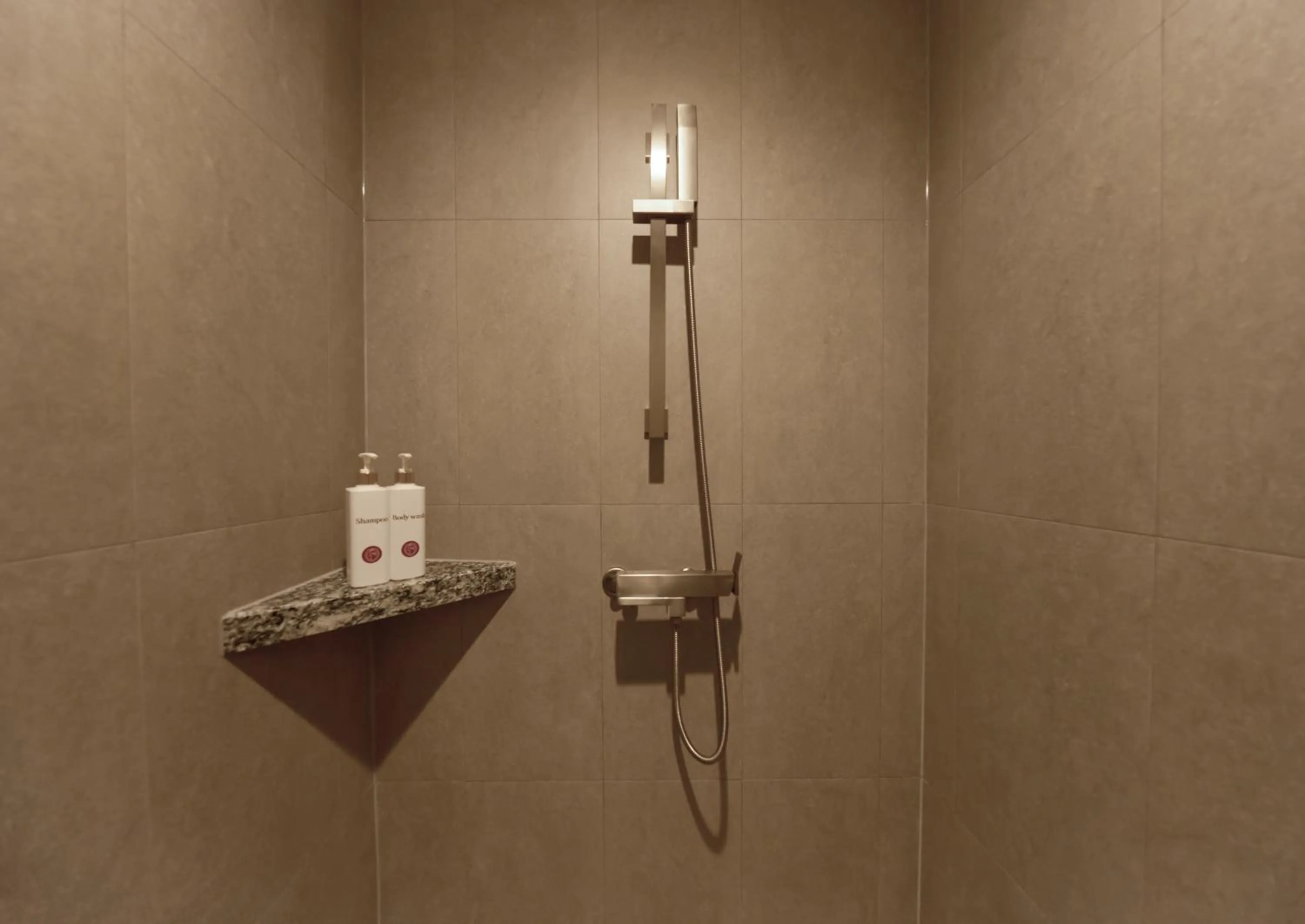Shower in Capace Hotel Gangnam