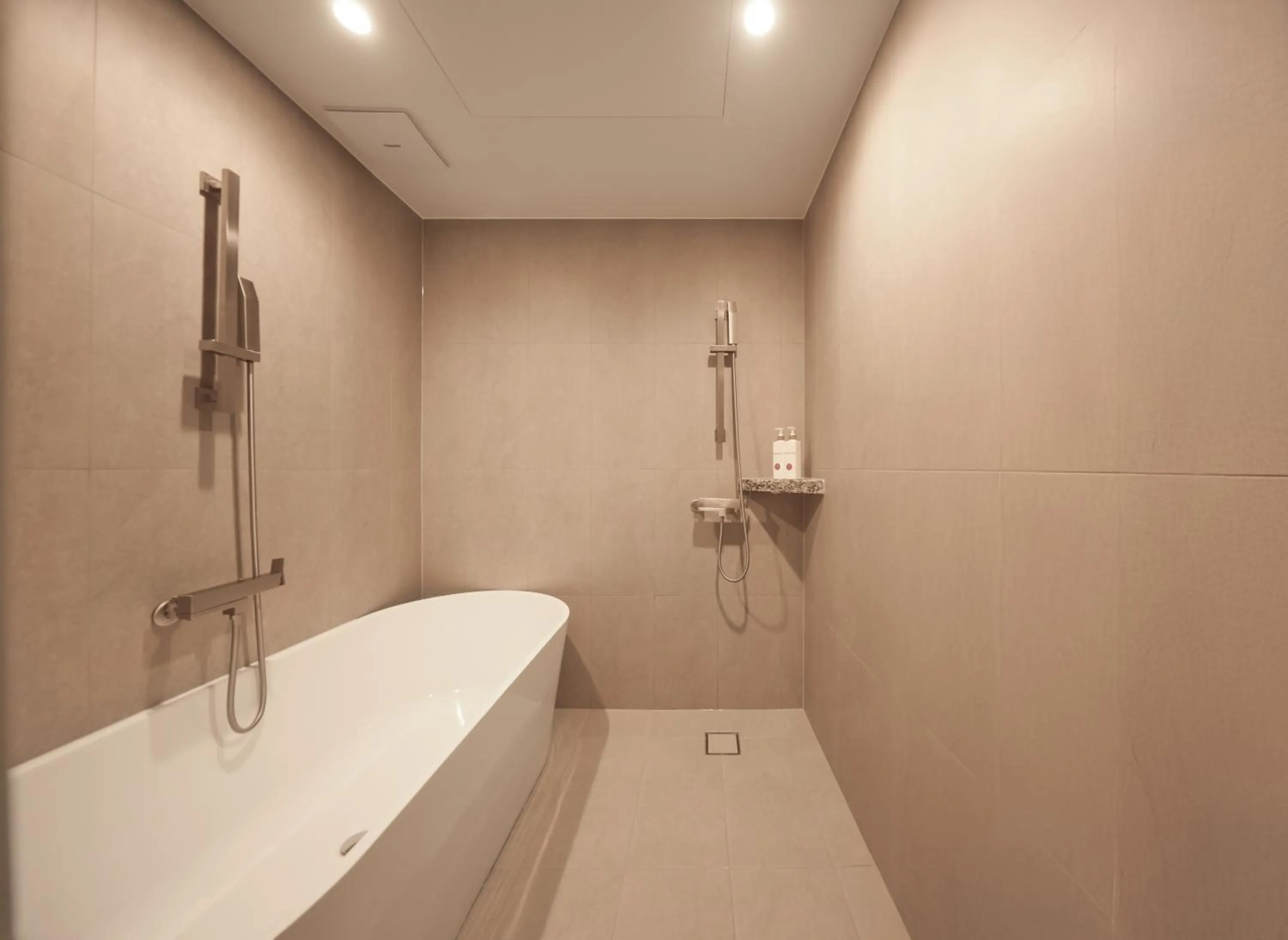 Shower in Capace Hotel Gangnam