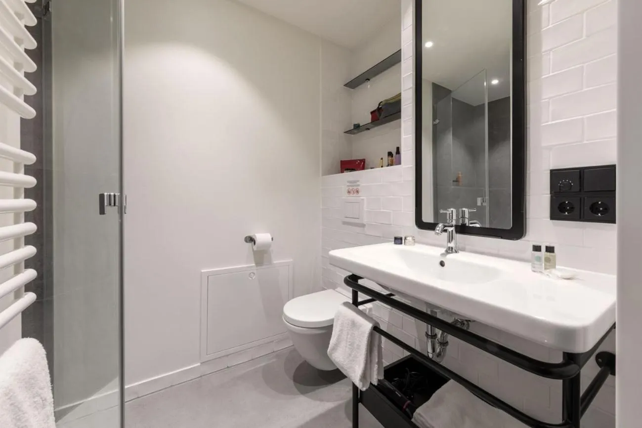 Toilet in Brera Serviced Apartments Munich Schwabing