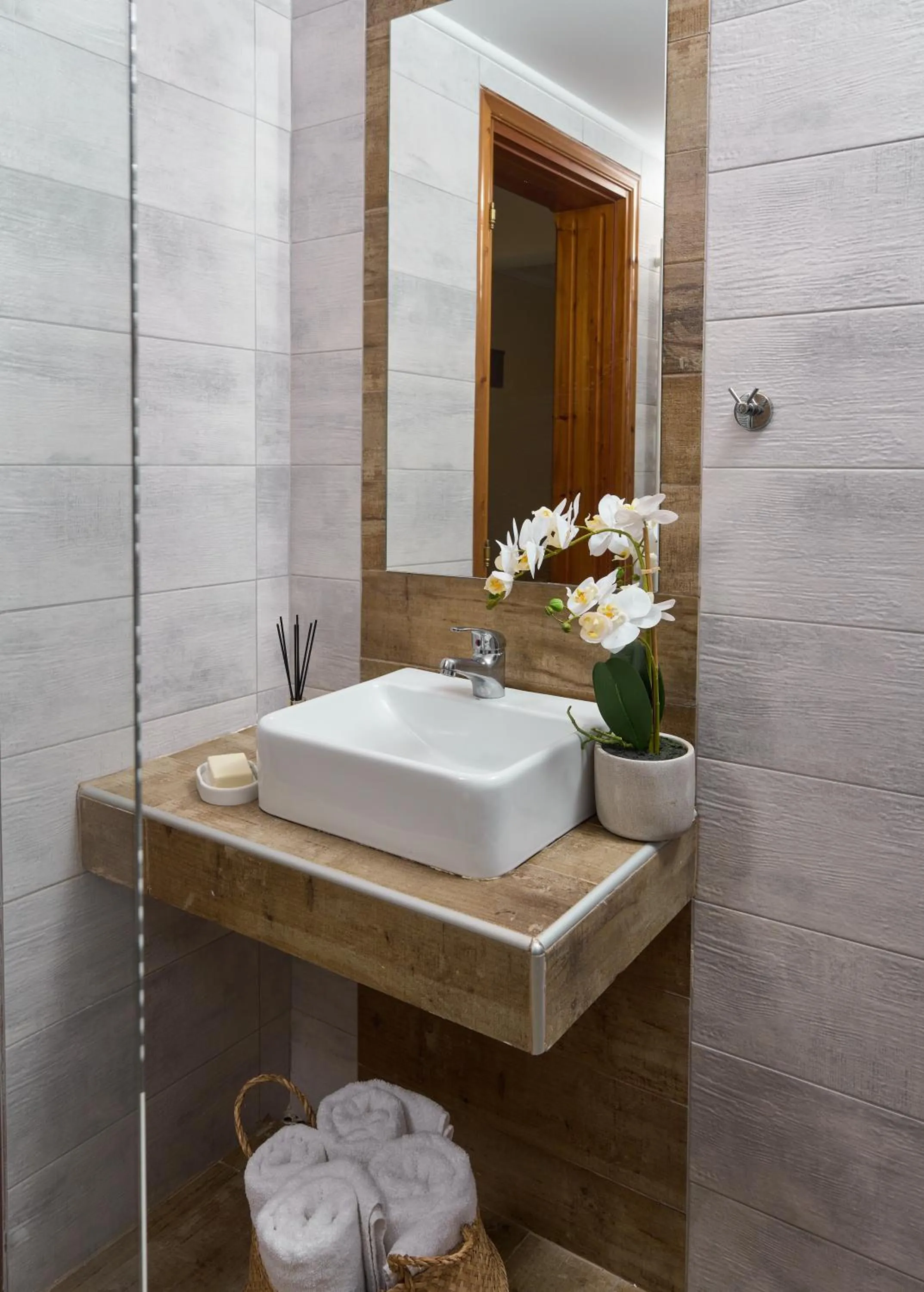 Bathroom in Filippos Hotel