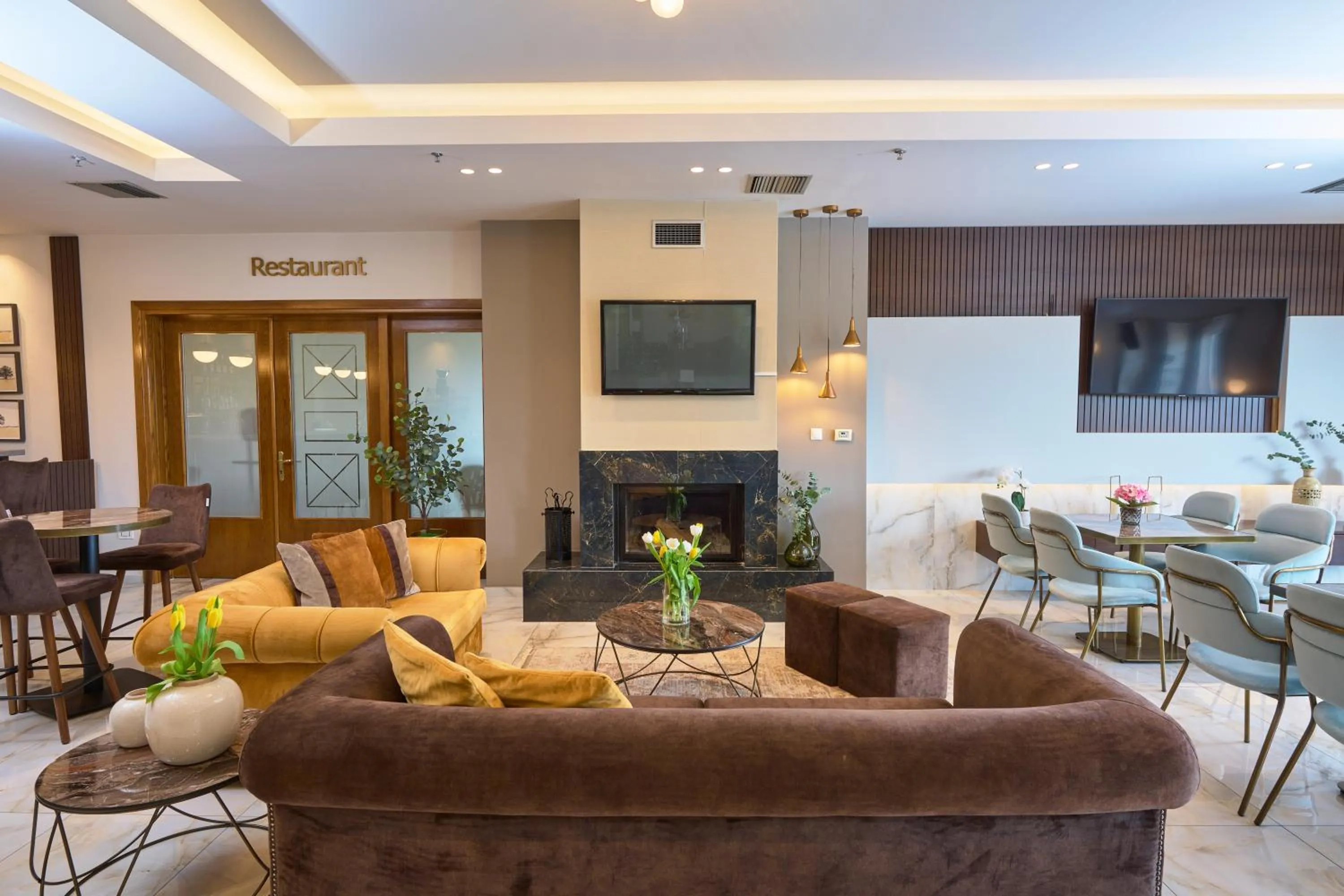 flat iron in Filippos Hotel