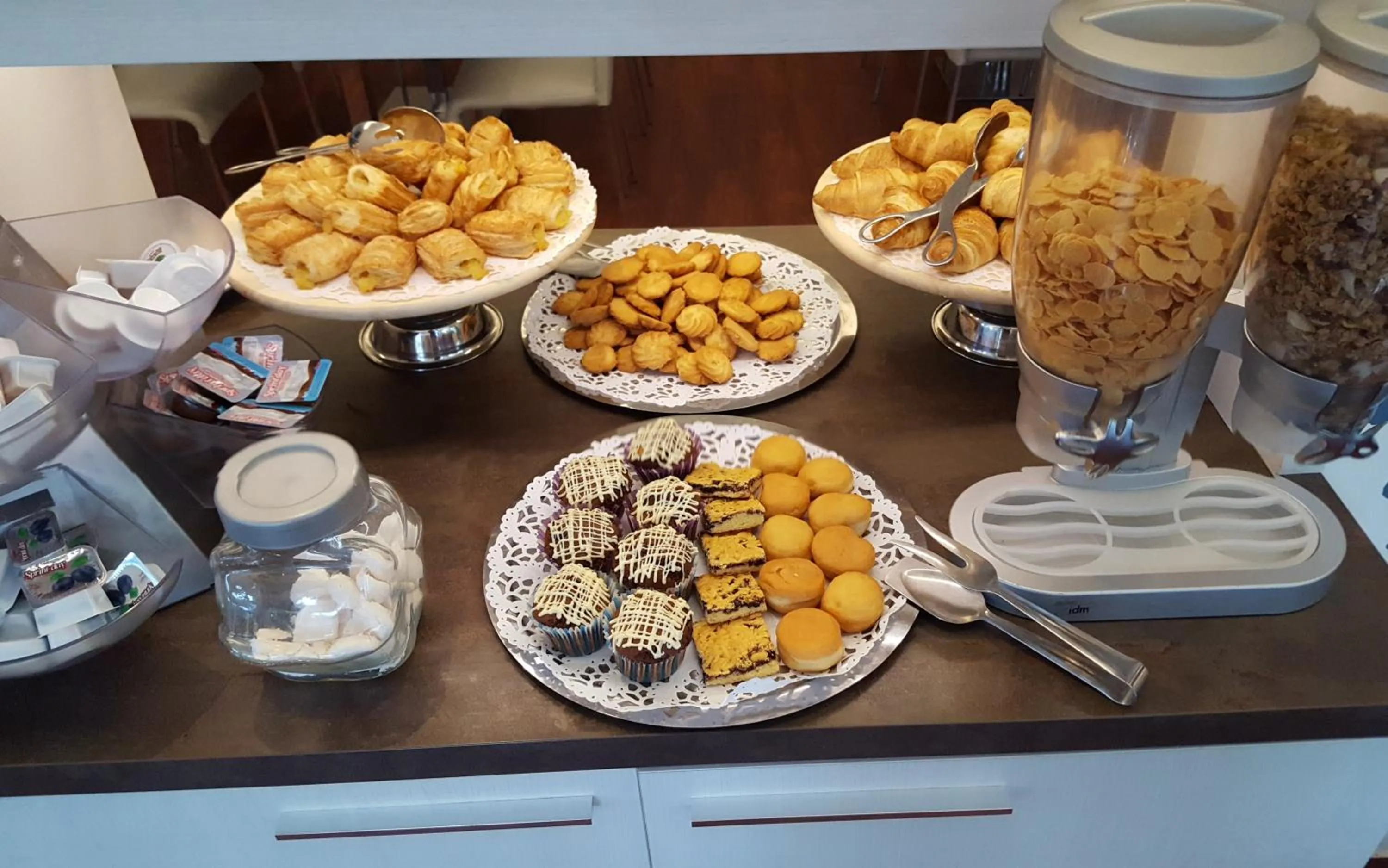 Buffet breakfast in Hotel Le Vele