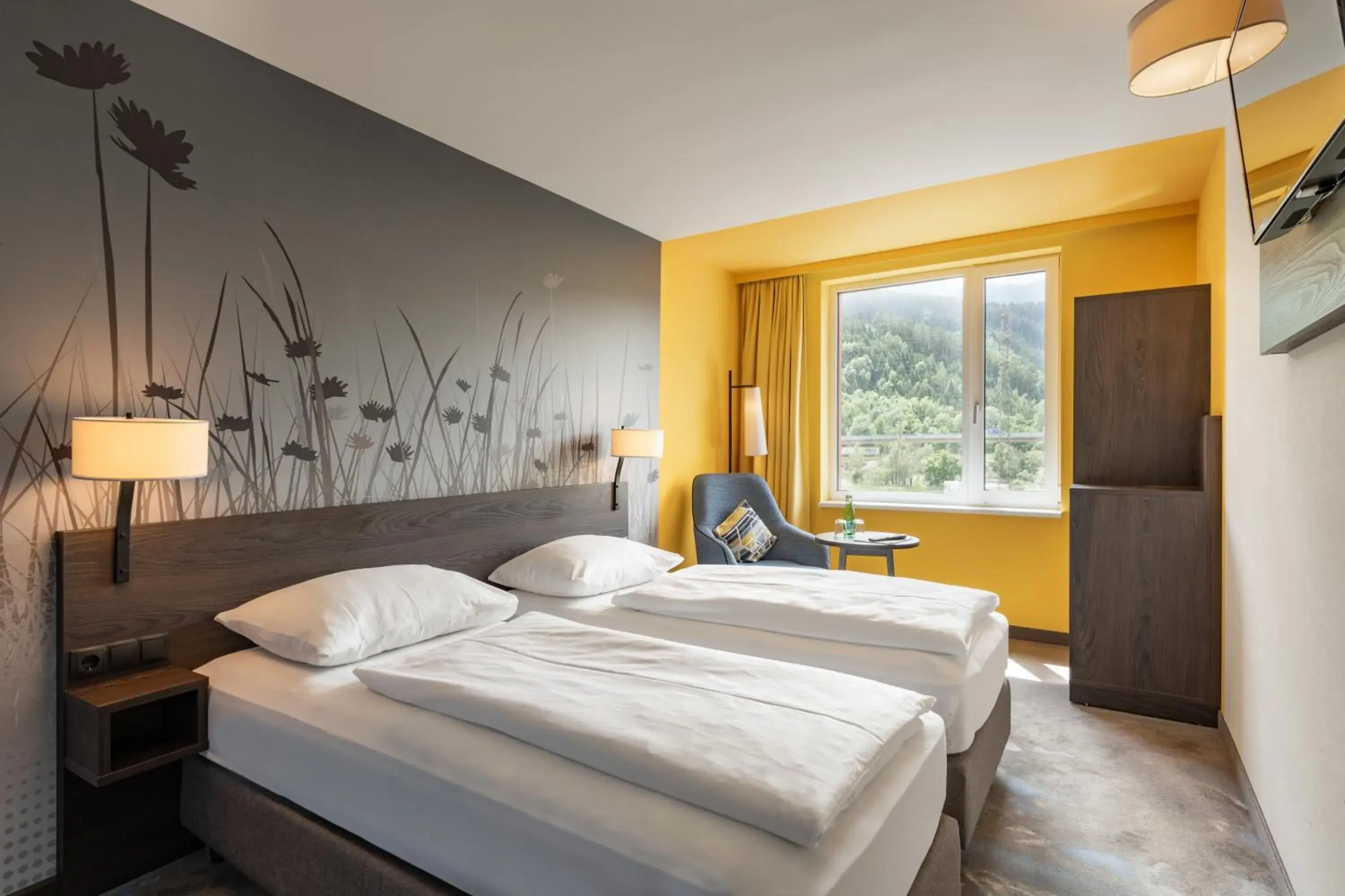 Standard Twin Room with Mountain View in Hwest Hotel Standard Twin Room with Mountain View in Hwest Hotel