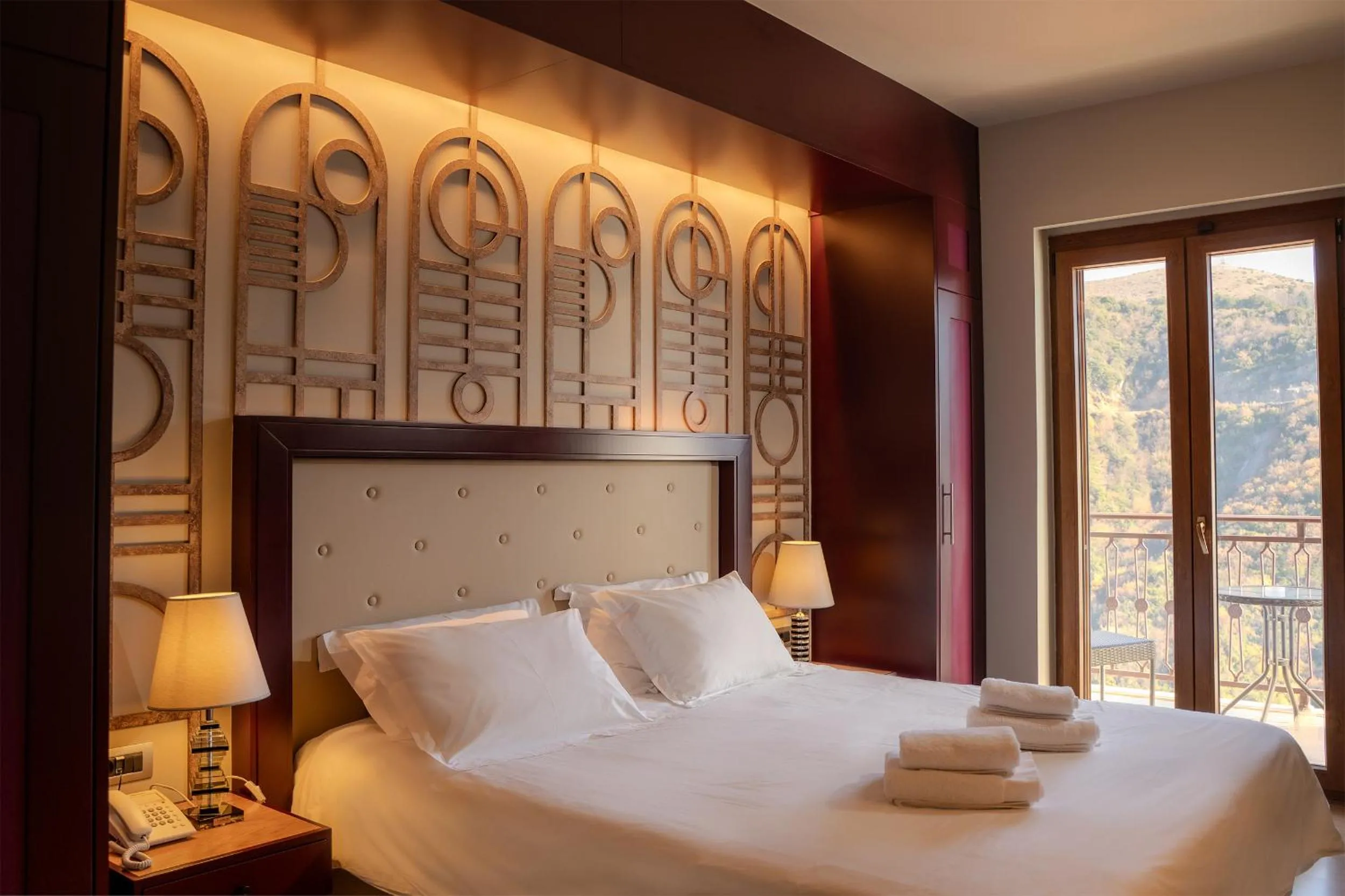 Lagadia 4 Seasons Hotel