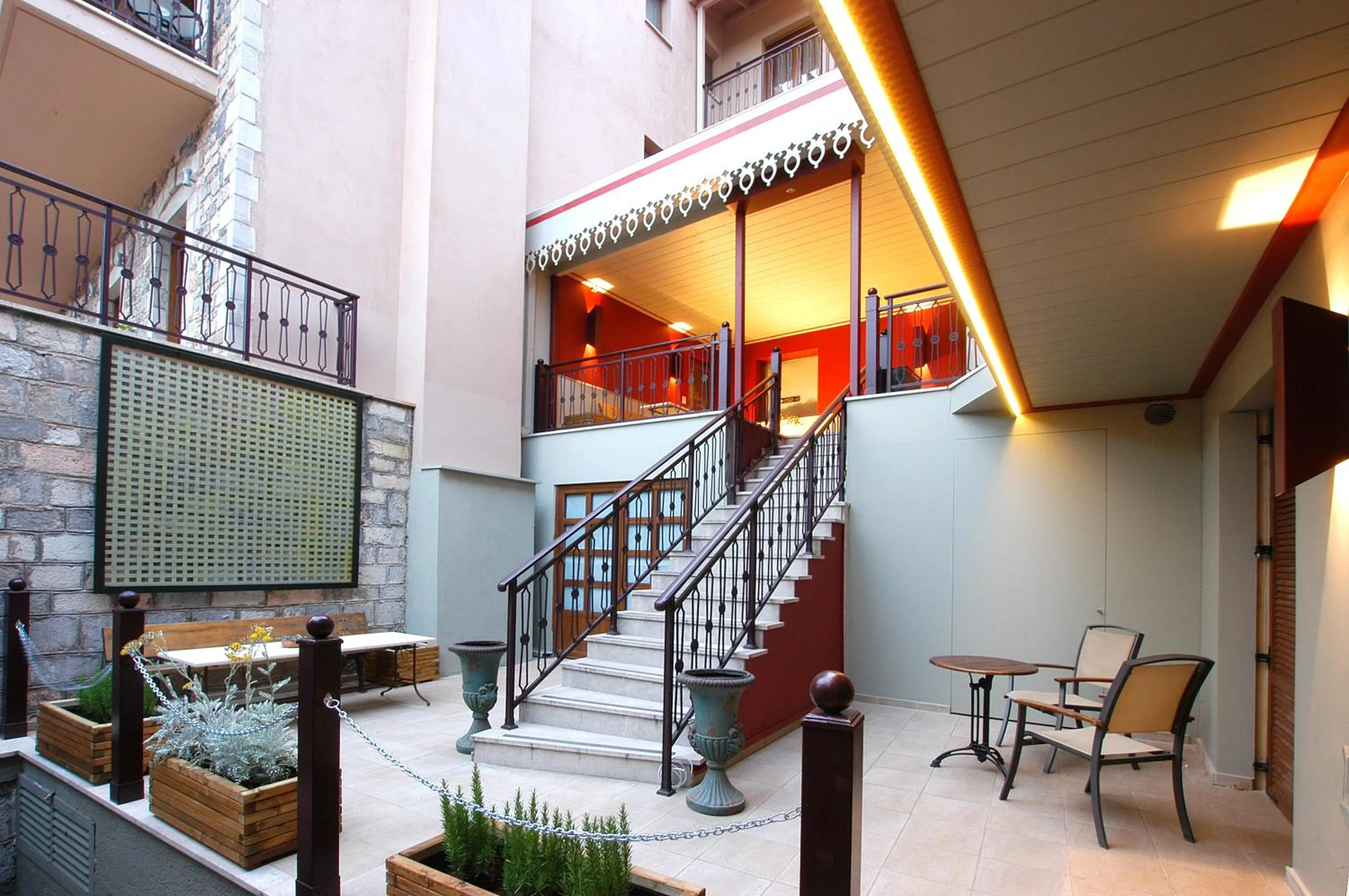 Facade/entrance in Kentrikon Hotel