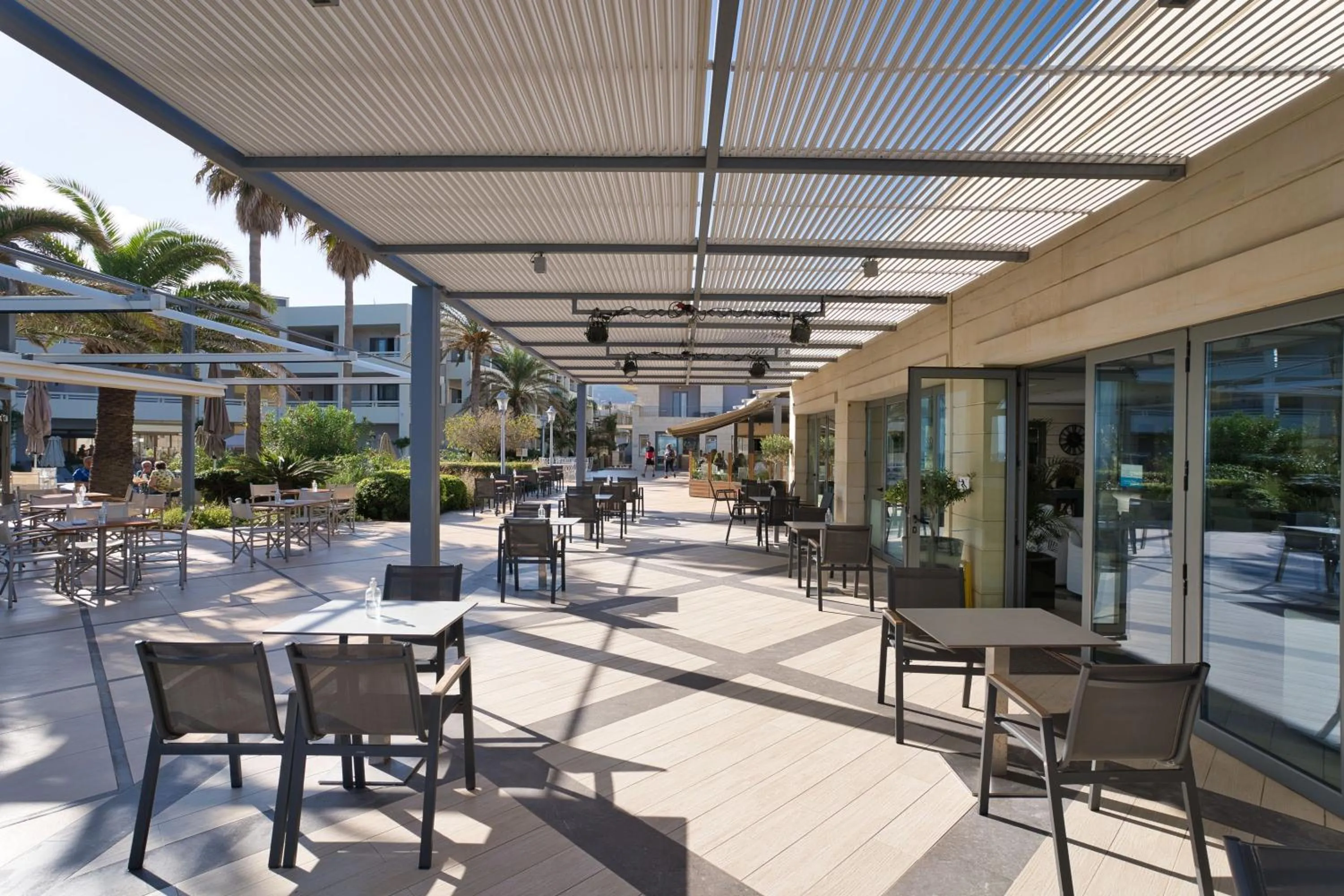 Restaurant/places to eat in Aegean Pearl