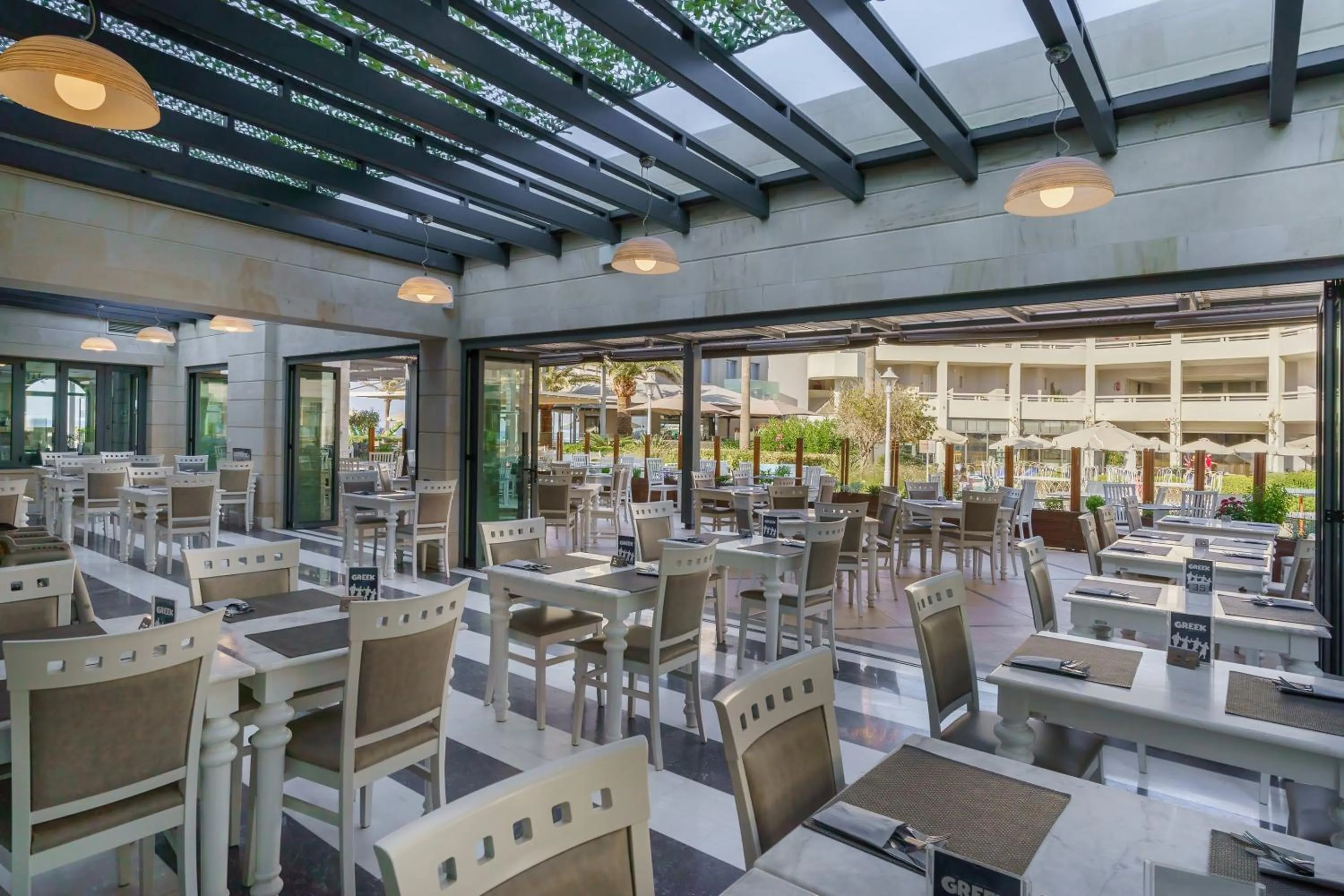 Restaurant/places to eat in Aegean Pearl