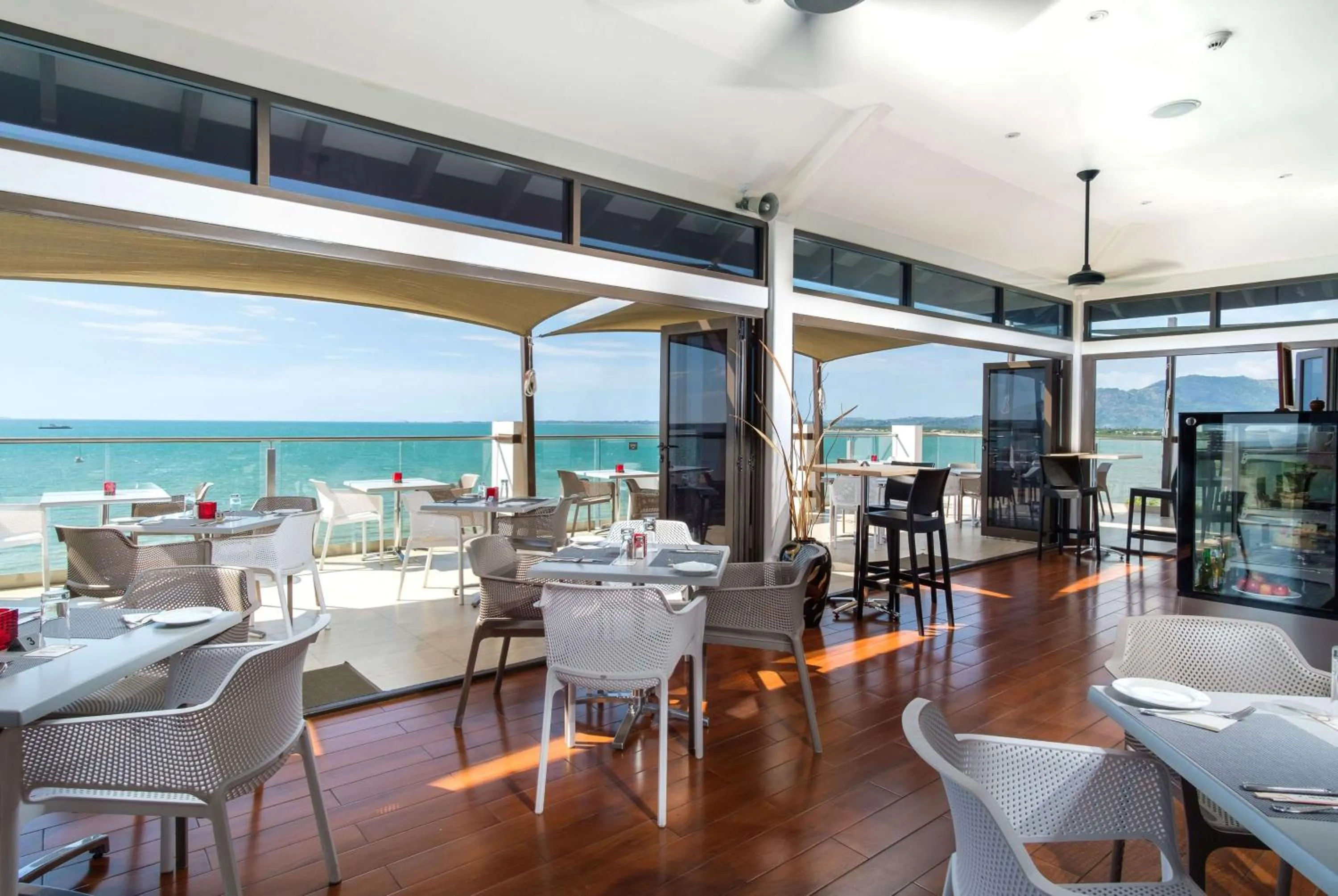 Restaurant/places to eat in Ramada Suites by Wyndham Wailoaloa Beach Fiji