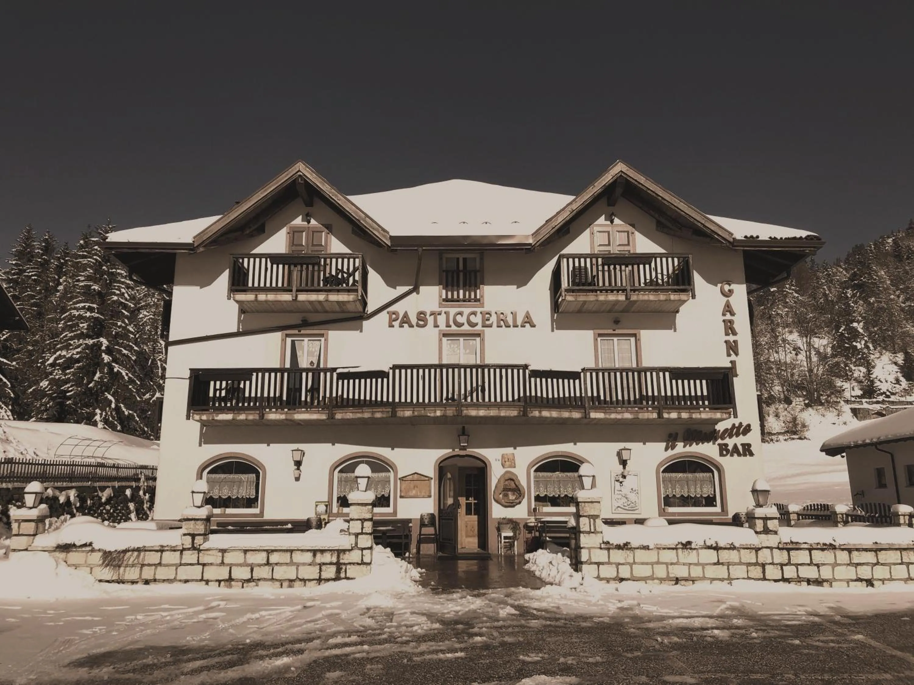 Property building in Garni Il Muretto