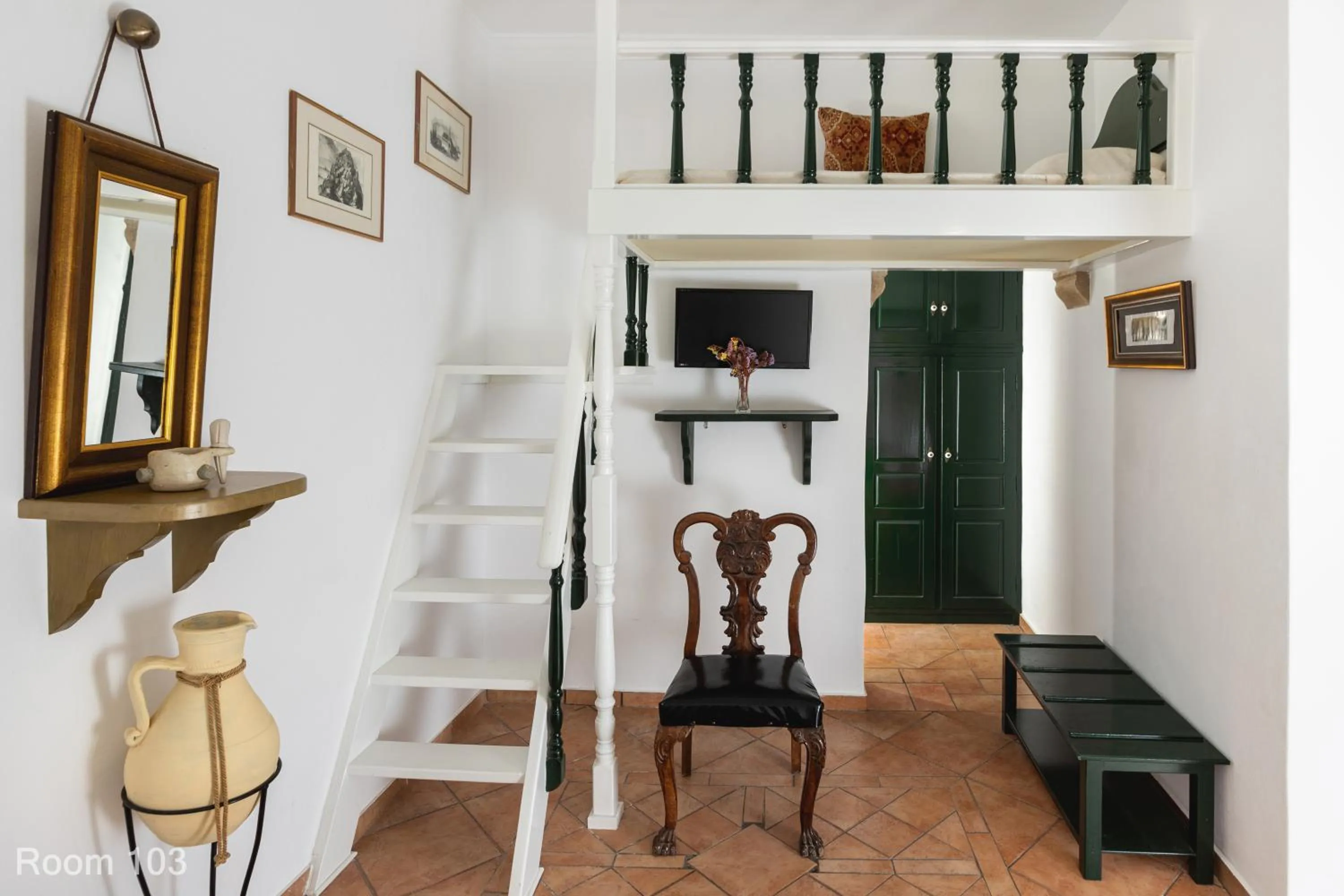 bunk bed in Voreades