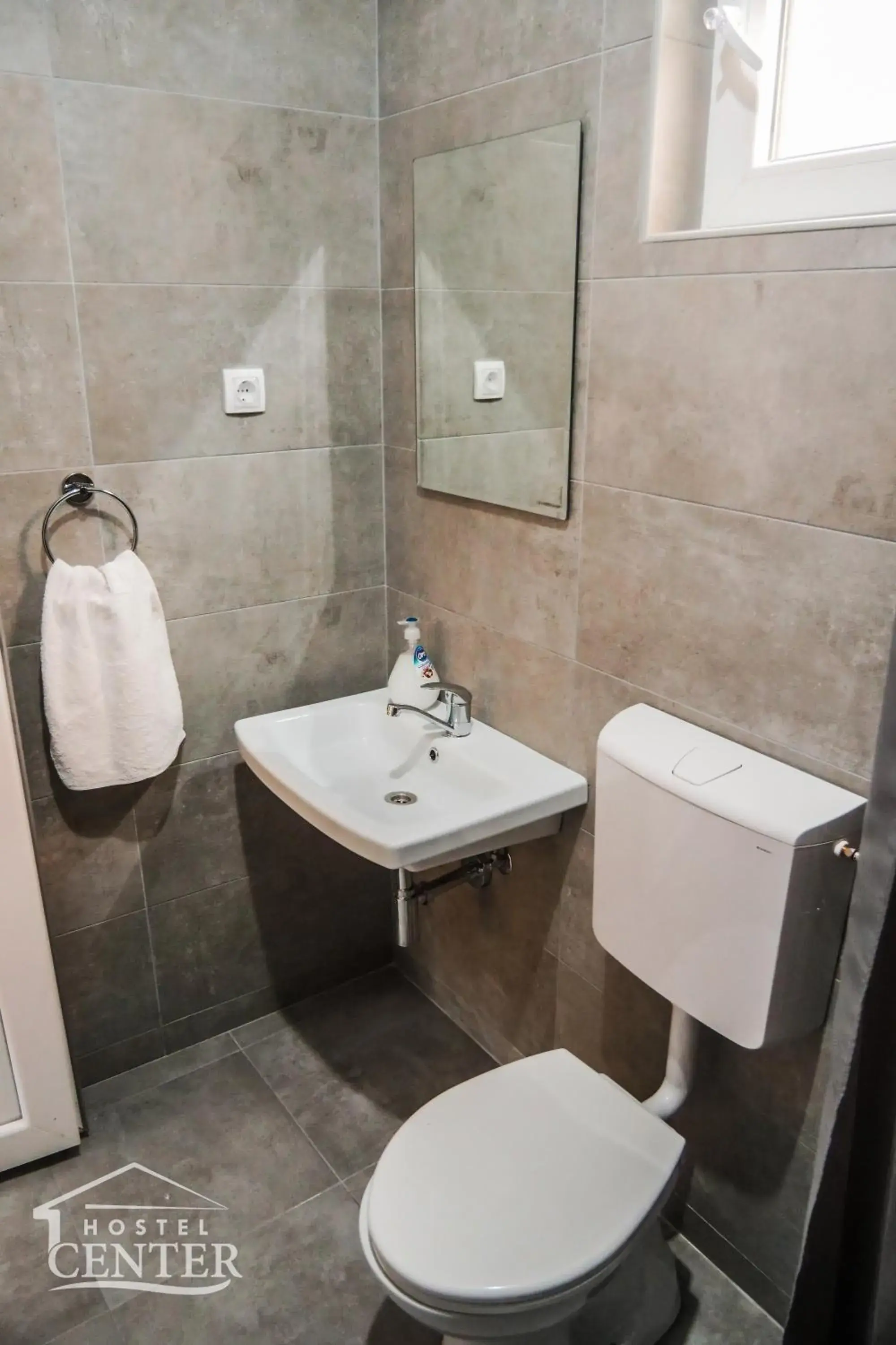 Double Room with Private Bathroom in Hostel Center Double Room with Private Bathroom in Hostel Center