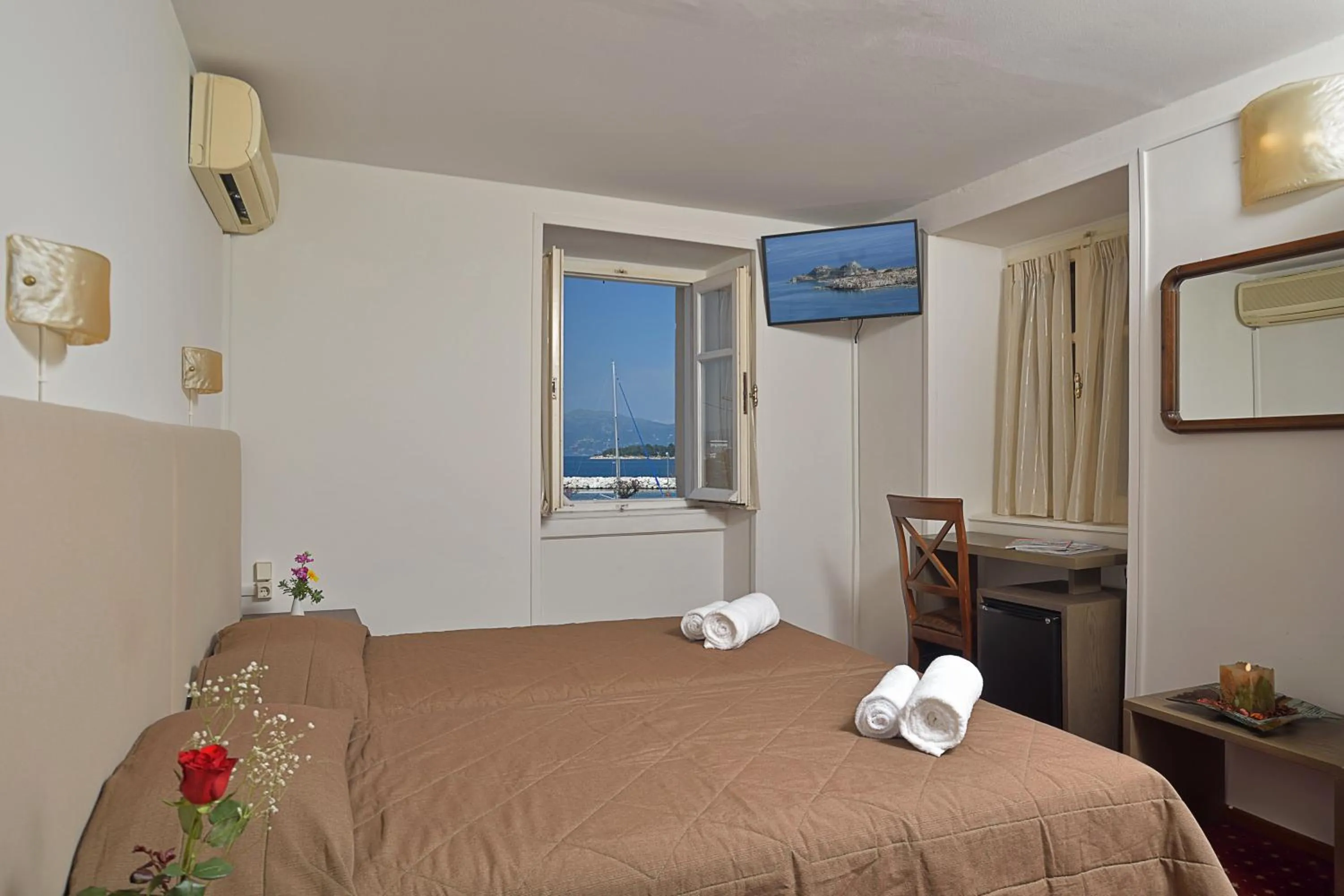 Bedroom, Bed in Konstantinoupolis