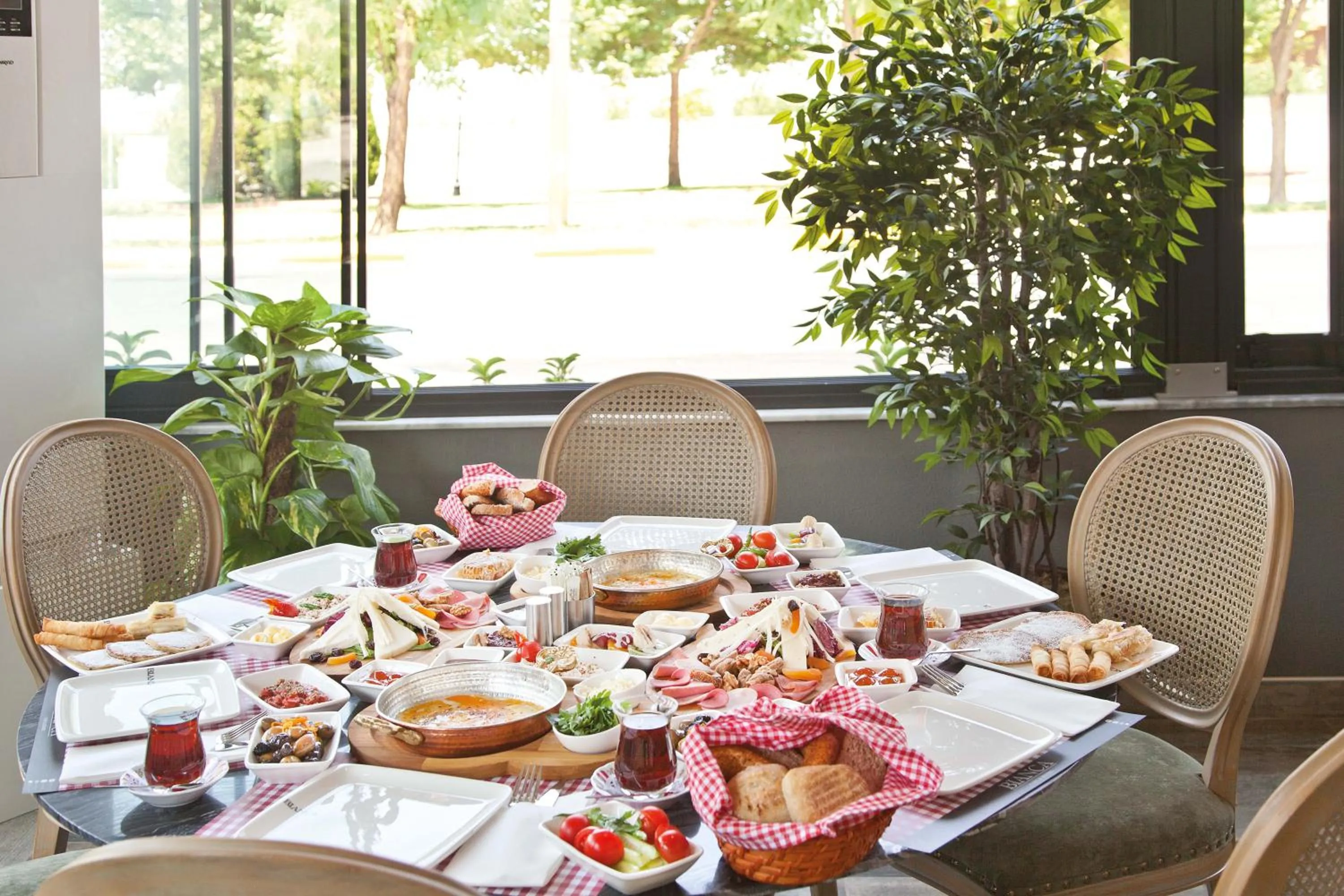 Breakfast in Casa Bianca Hotel