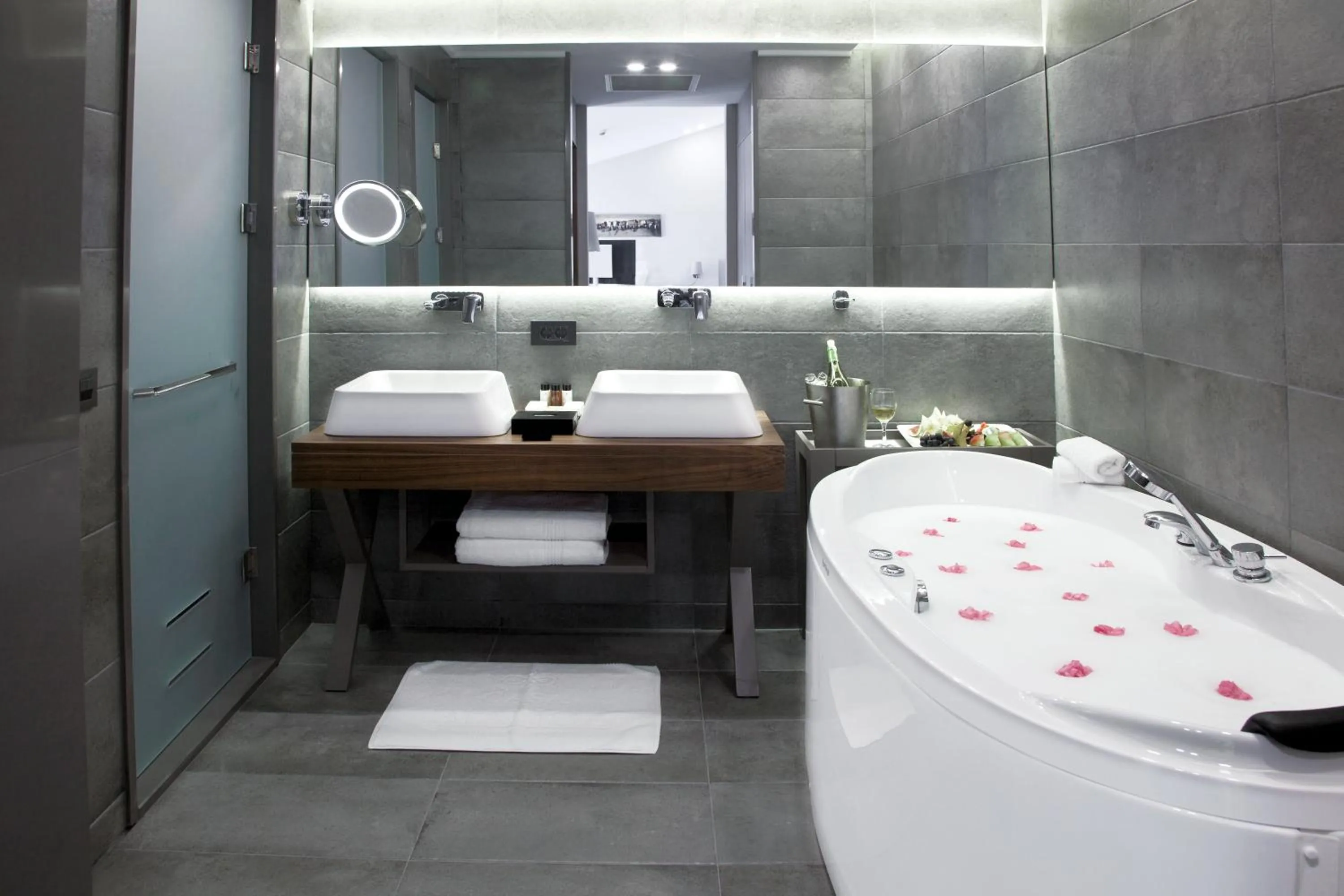 Bathroom in Casa Bianca Hotel