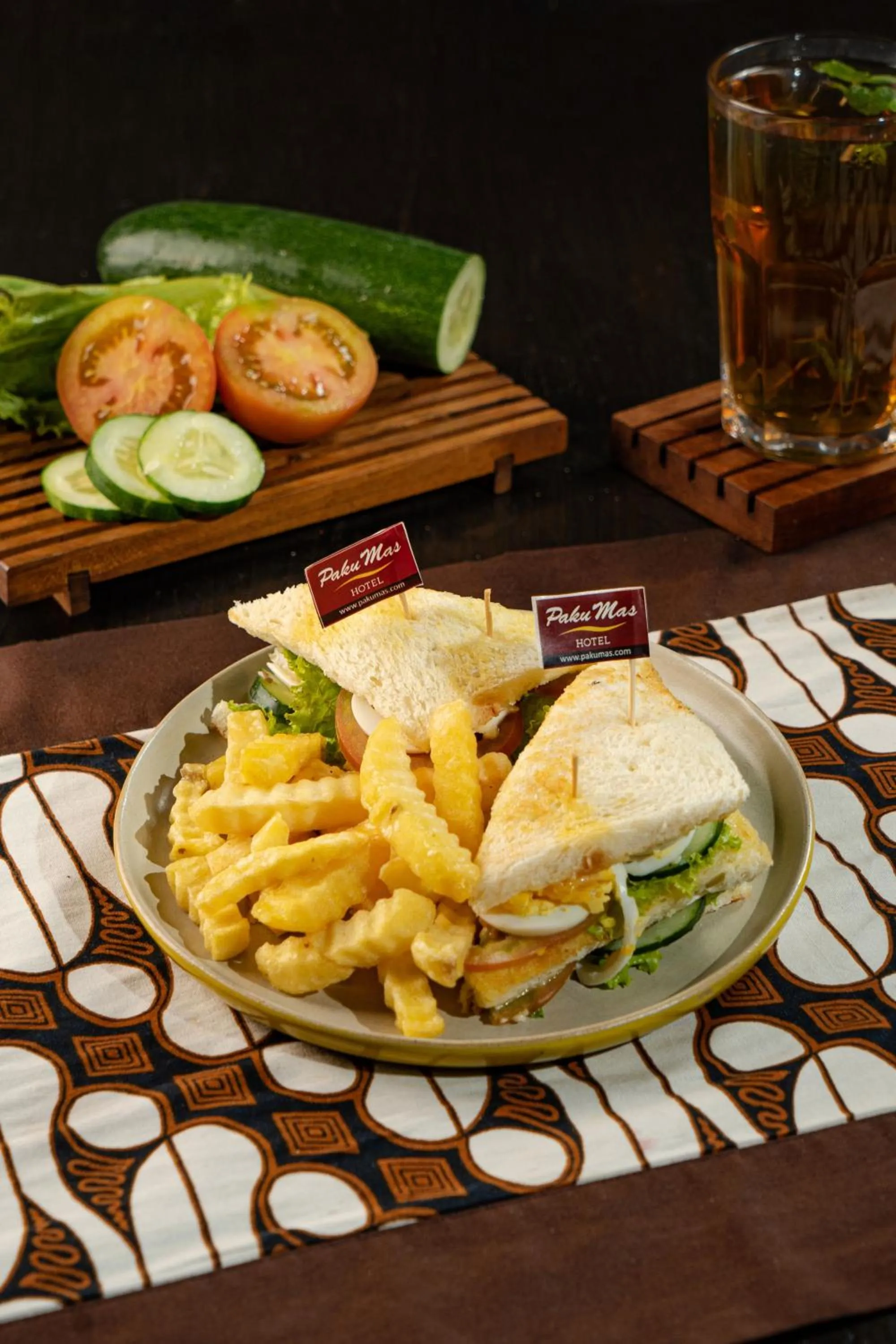 Restaurant/places to eat in Paku Mas Hotel