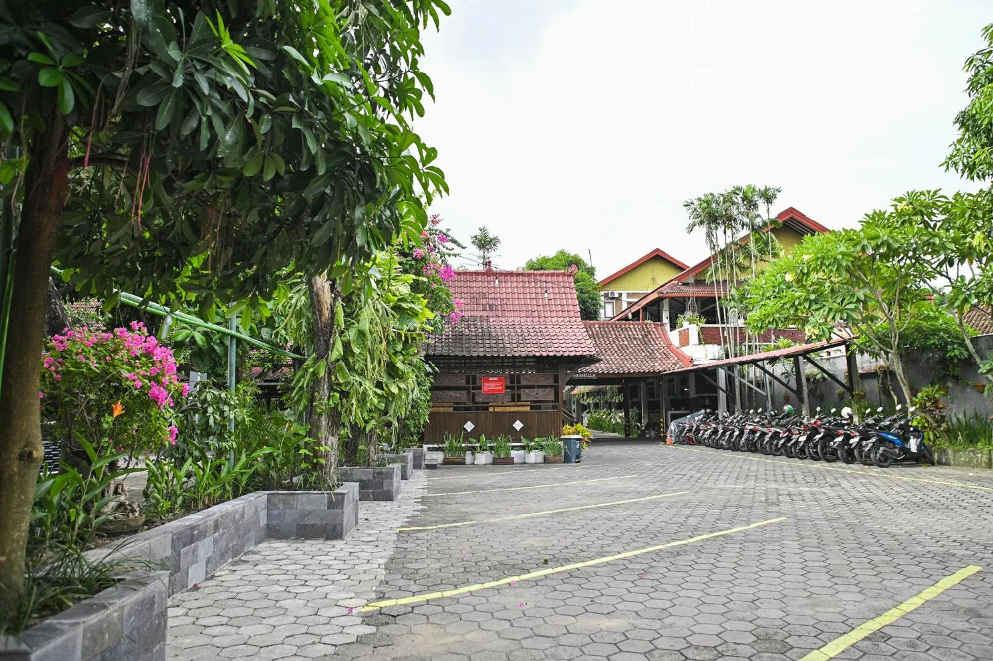 Parking in Paku Mas Hotel