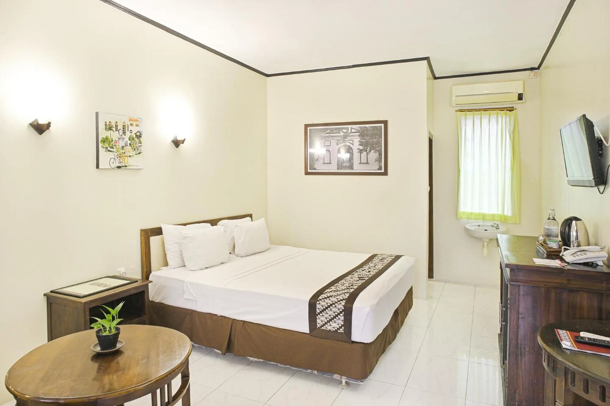 Bedroom, Bed in Paku Mas Hotel