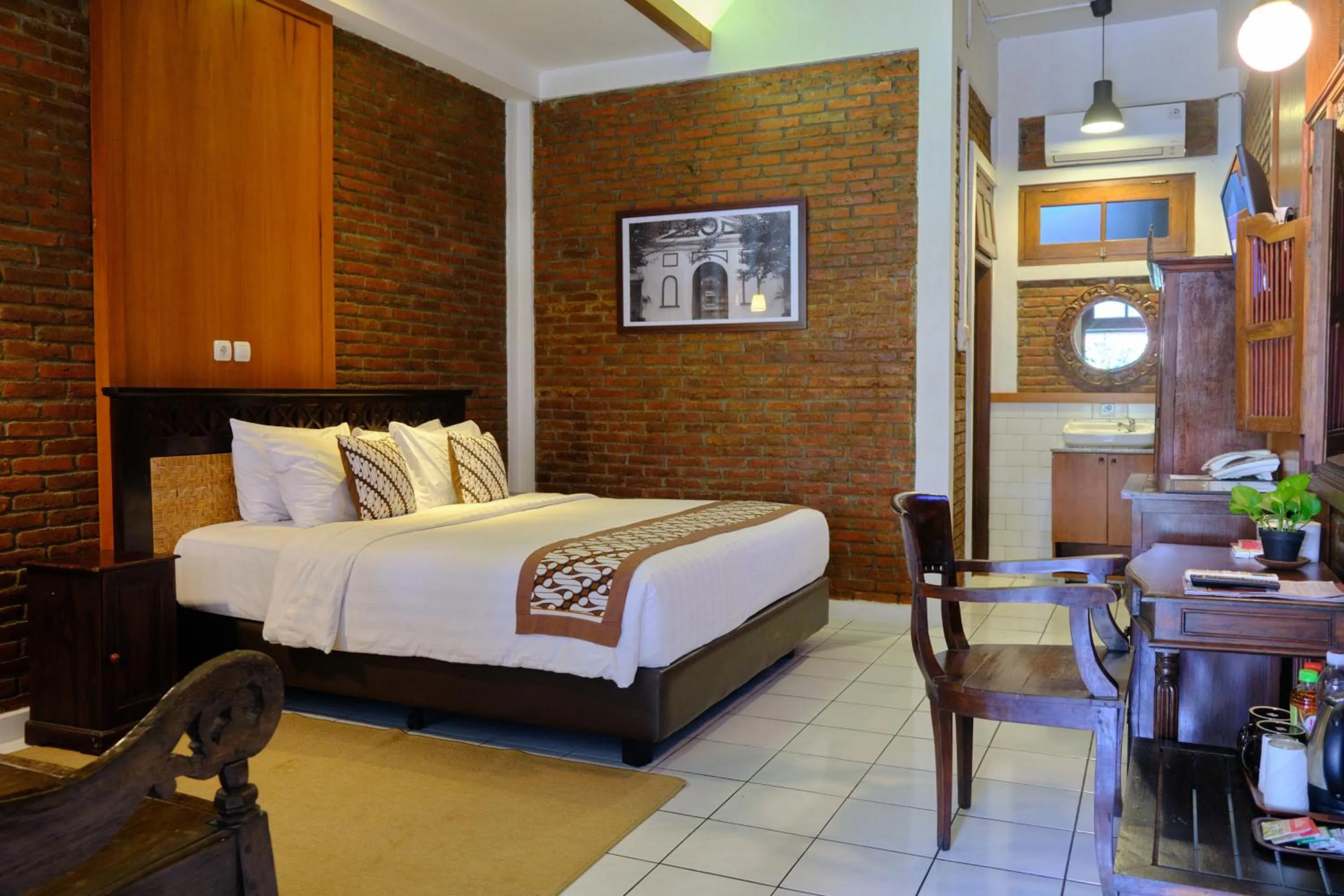Area and facilities, Bed in Paku Mas Hotel