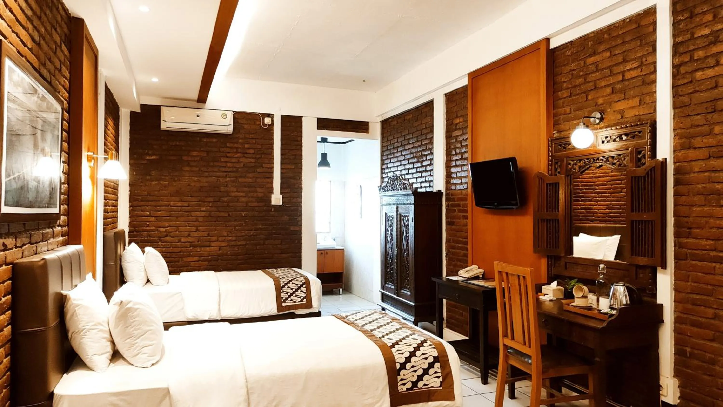 Bedroom, Bed in Paku Mas Hotel