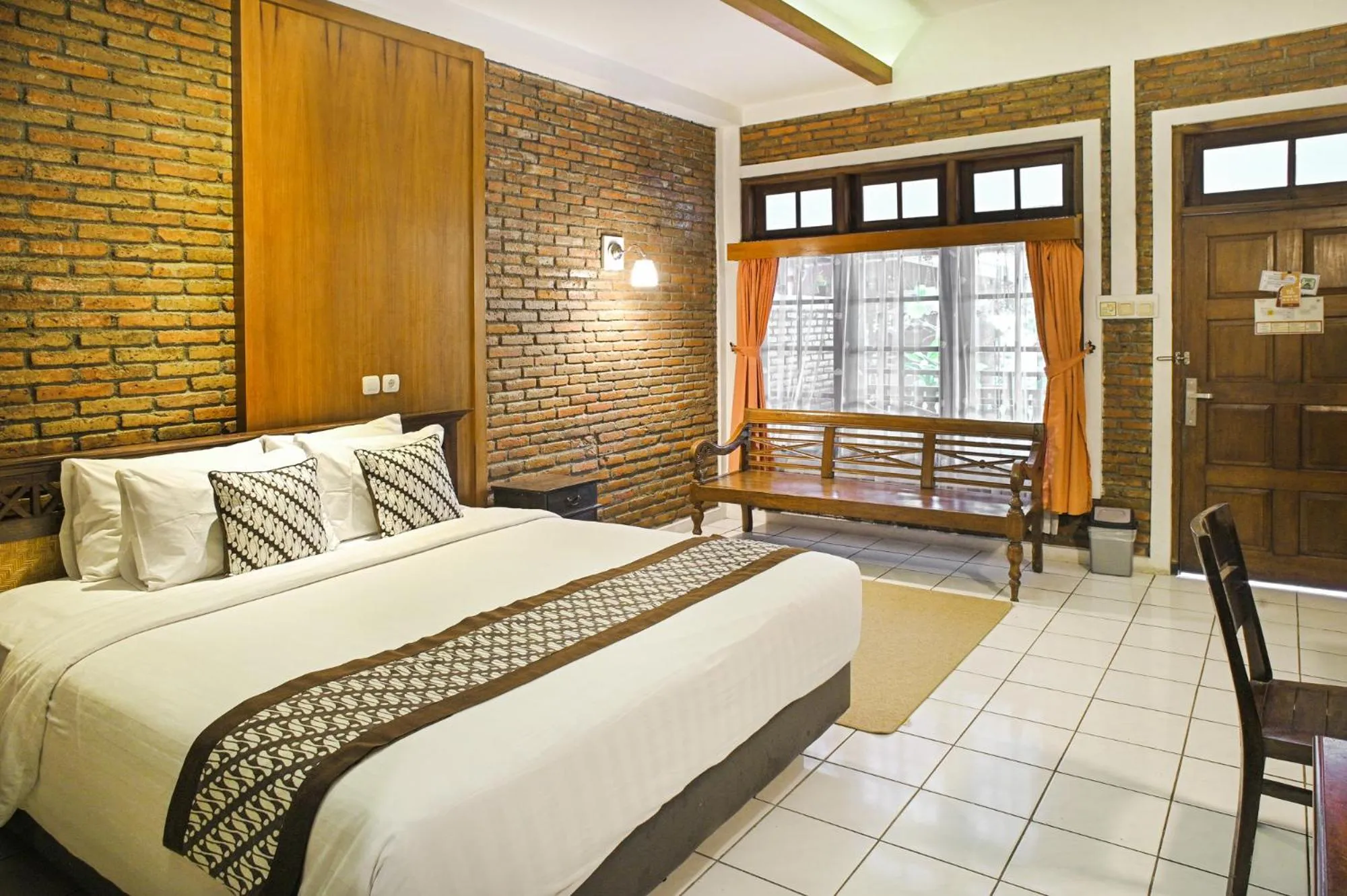 Bedroom, Bed in Paku Mas Hotel