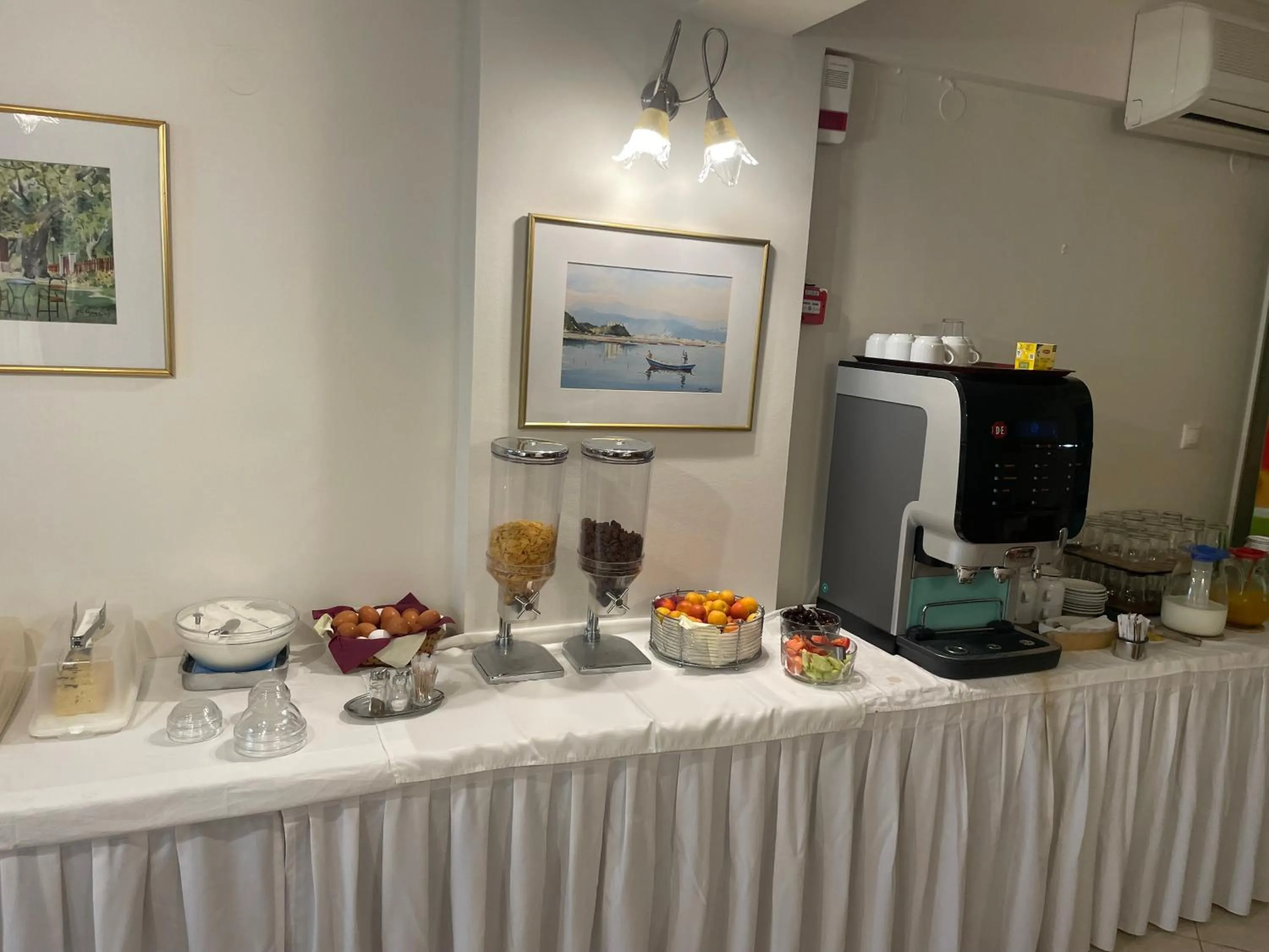 Coffee/tea facilities in Sofia Hotel