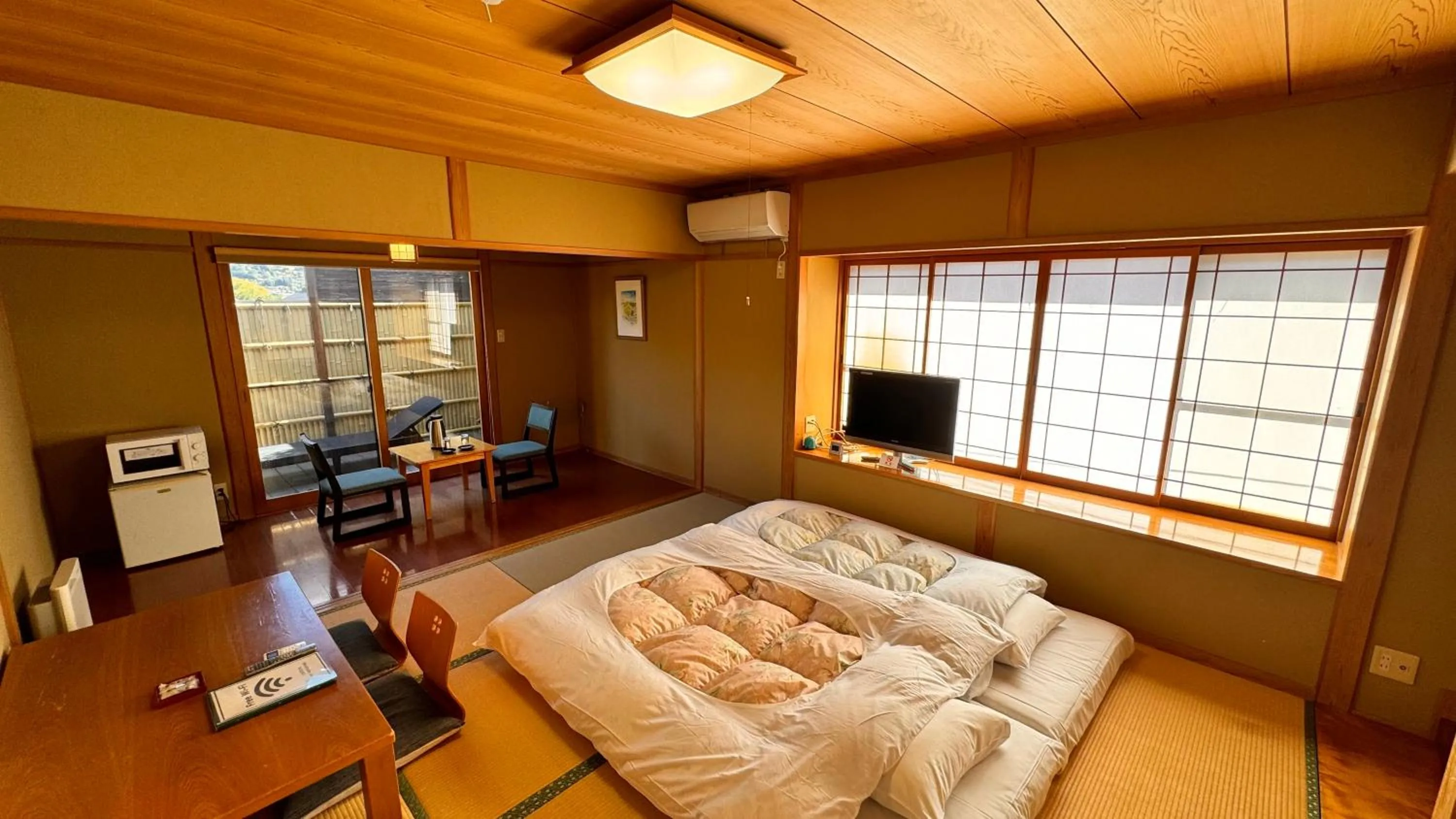 Photo of the whole room in Ryokan Yamanami