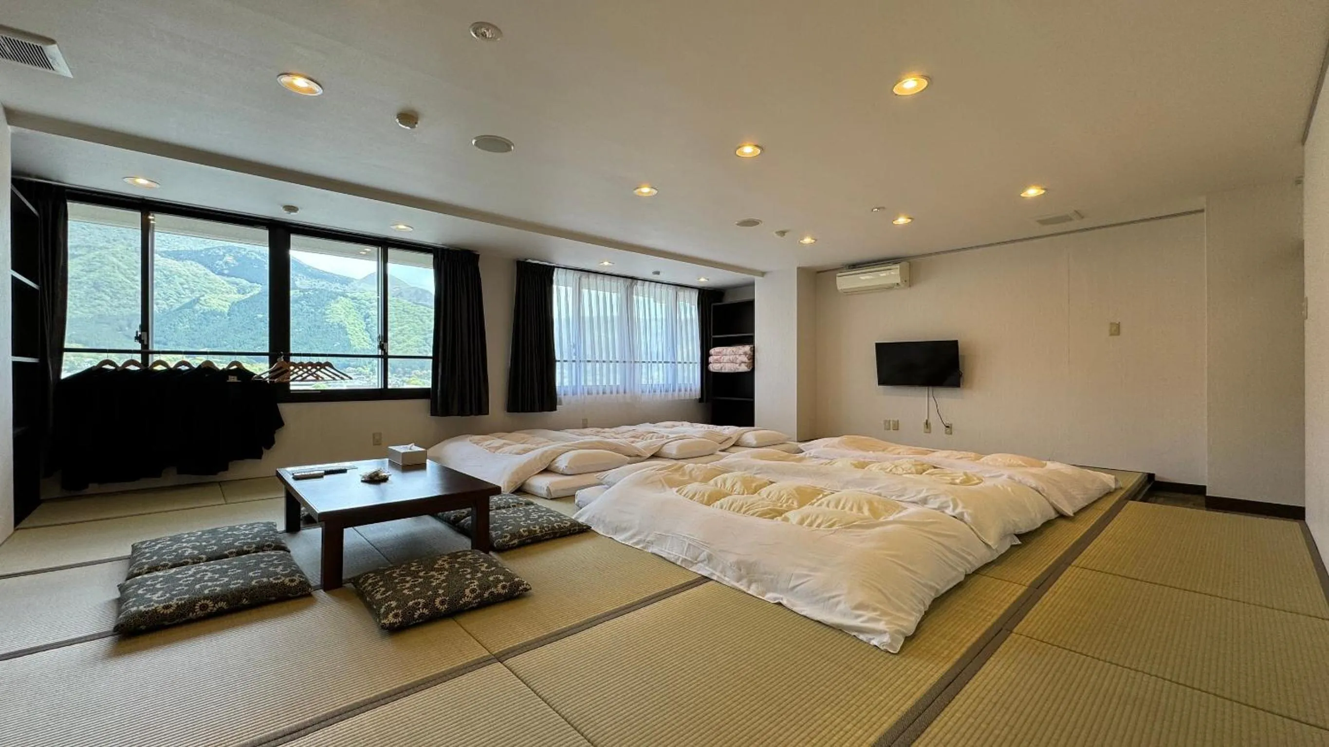 Bedroom, Bed in Ryokan Yamanami