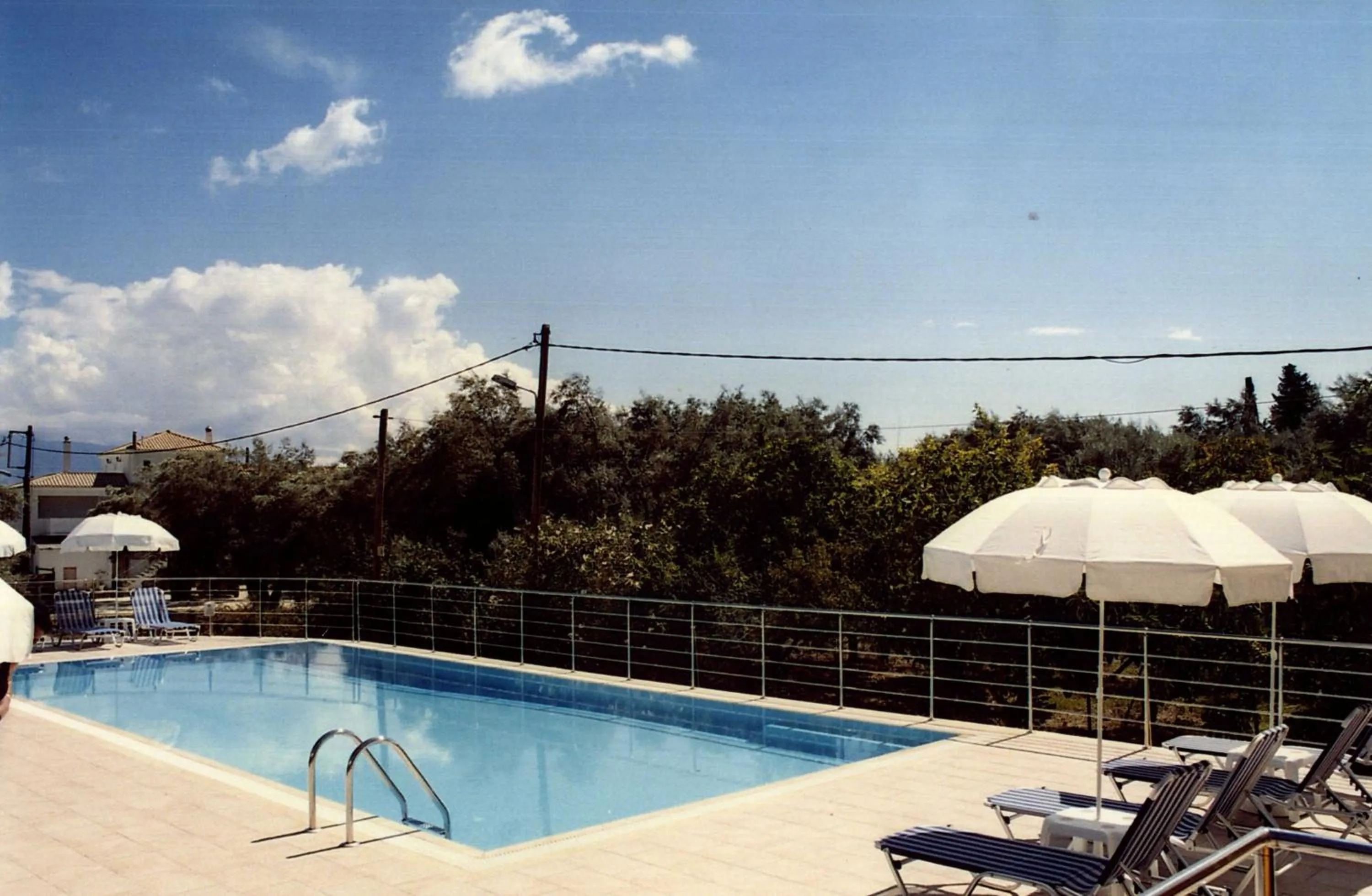 Swimming pool in Summertime Inn