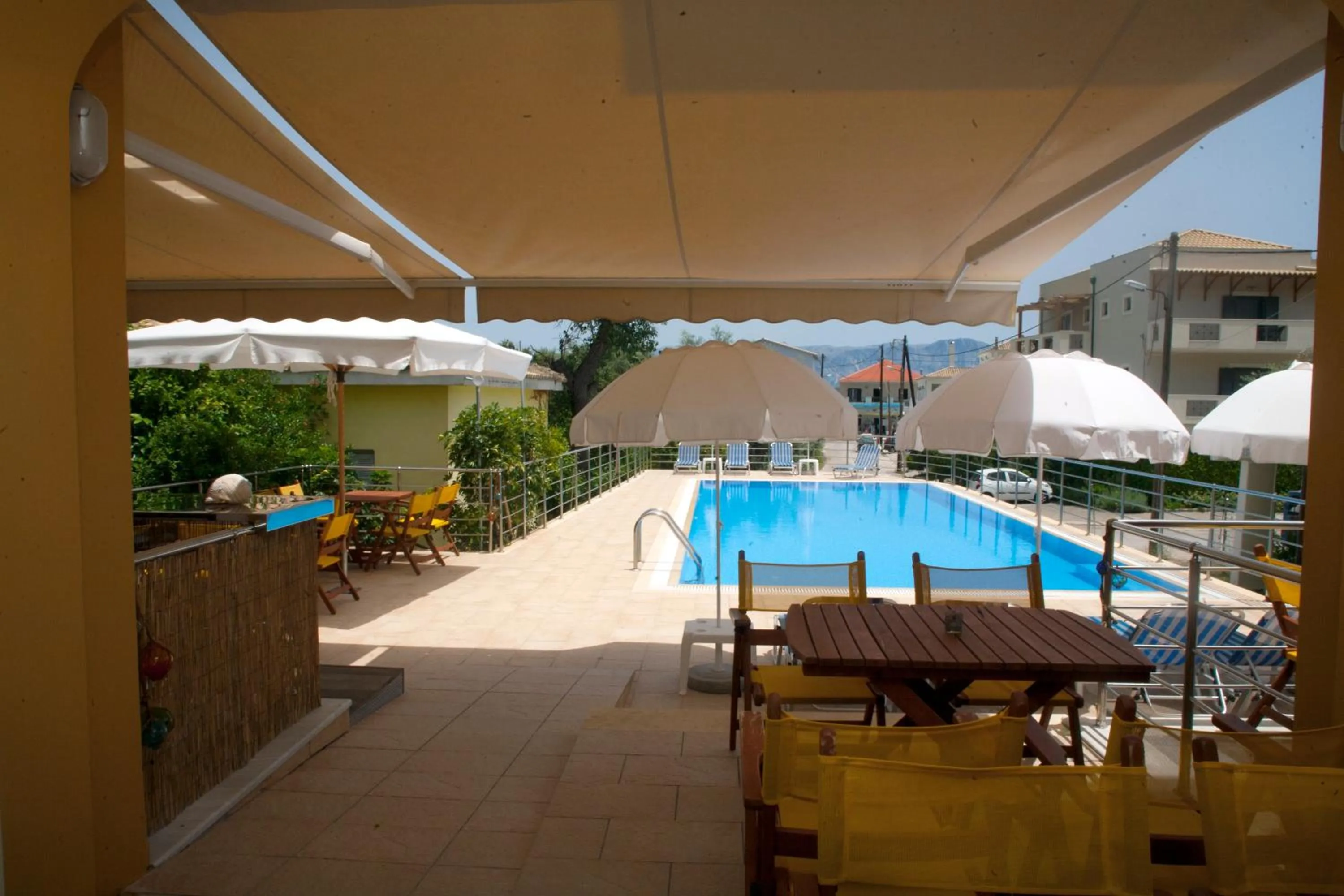 Lounge or bar in Summertime Inn