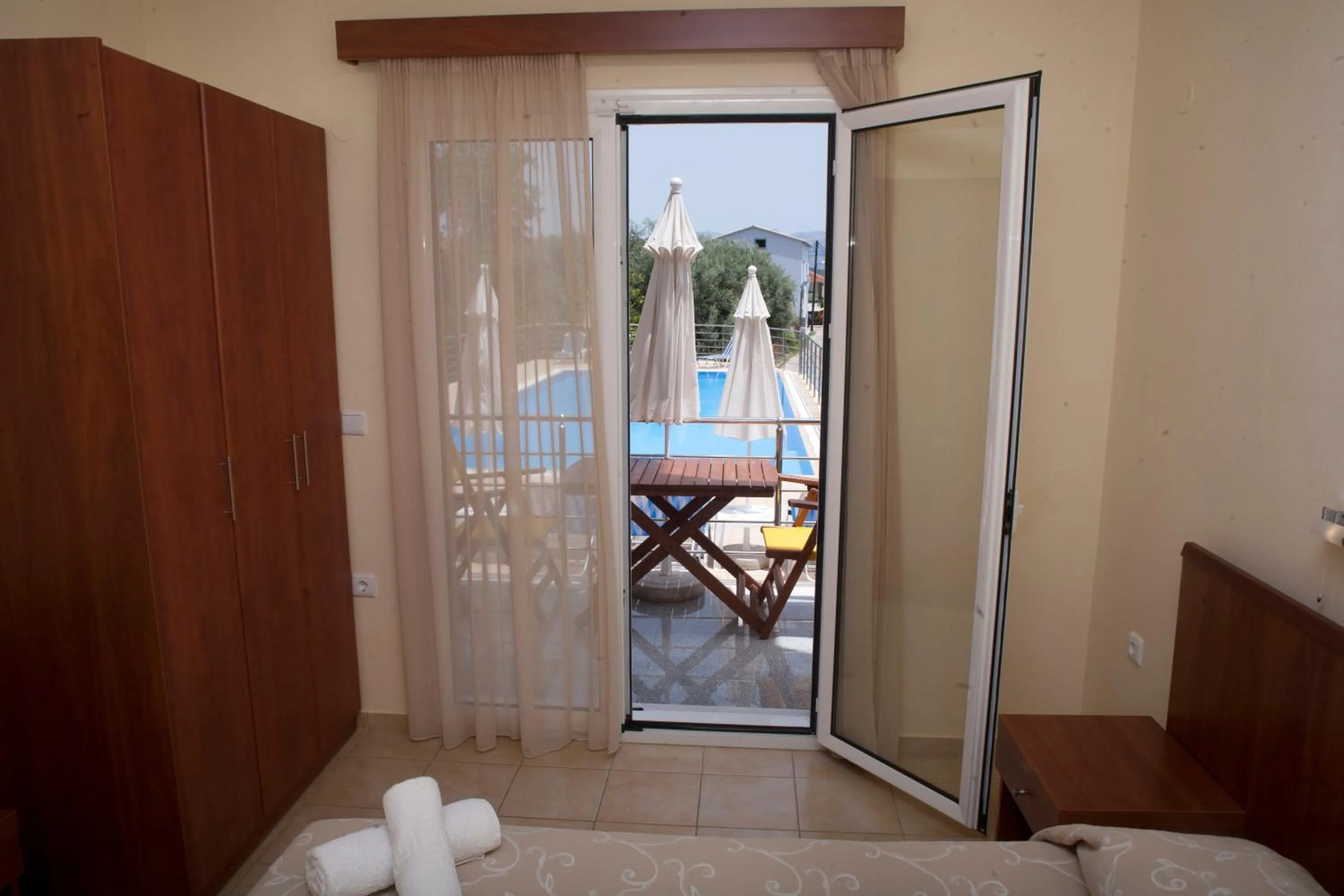 Bed in Summertime Inn