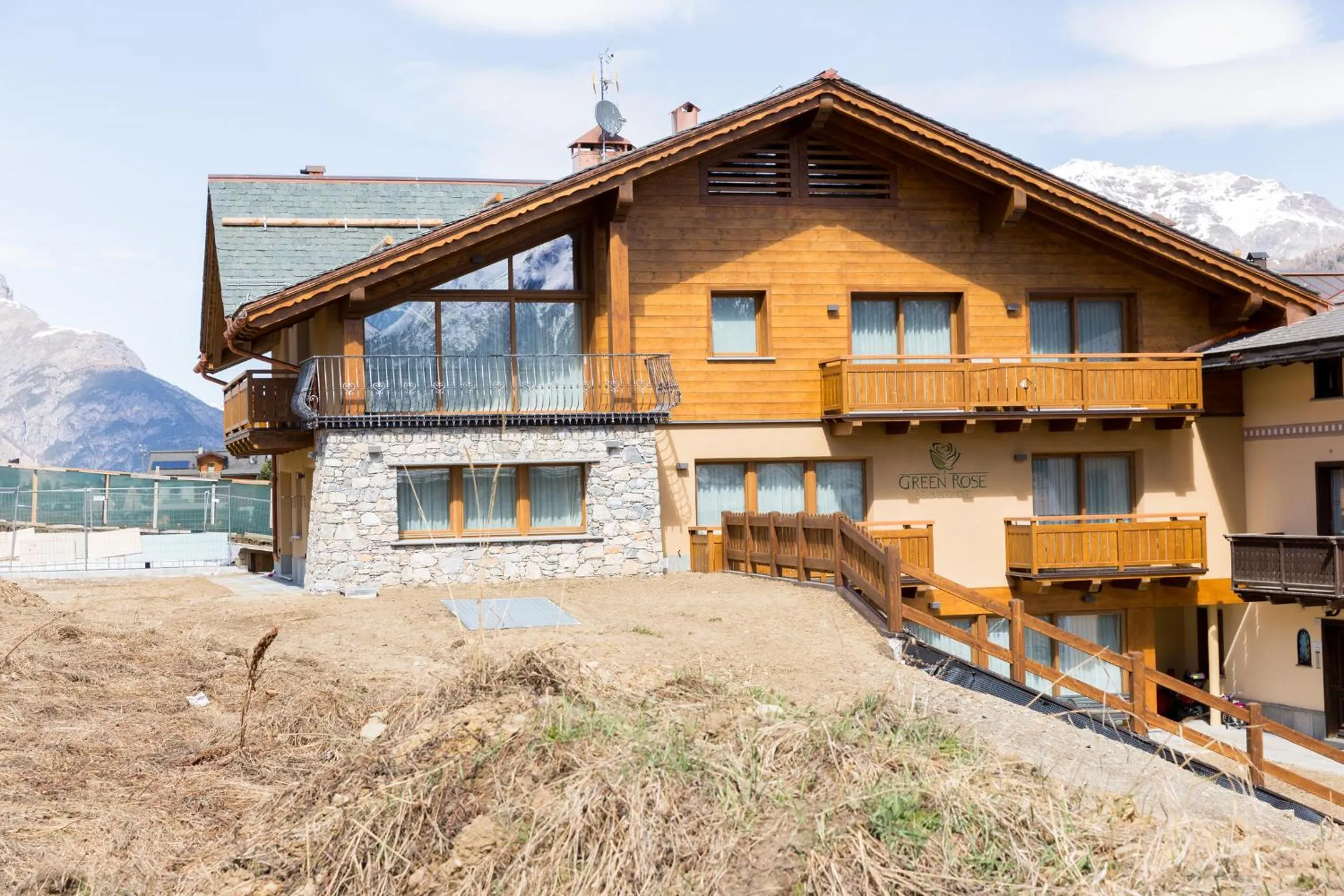 Property building in Green Rose