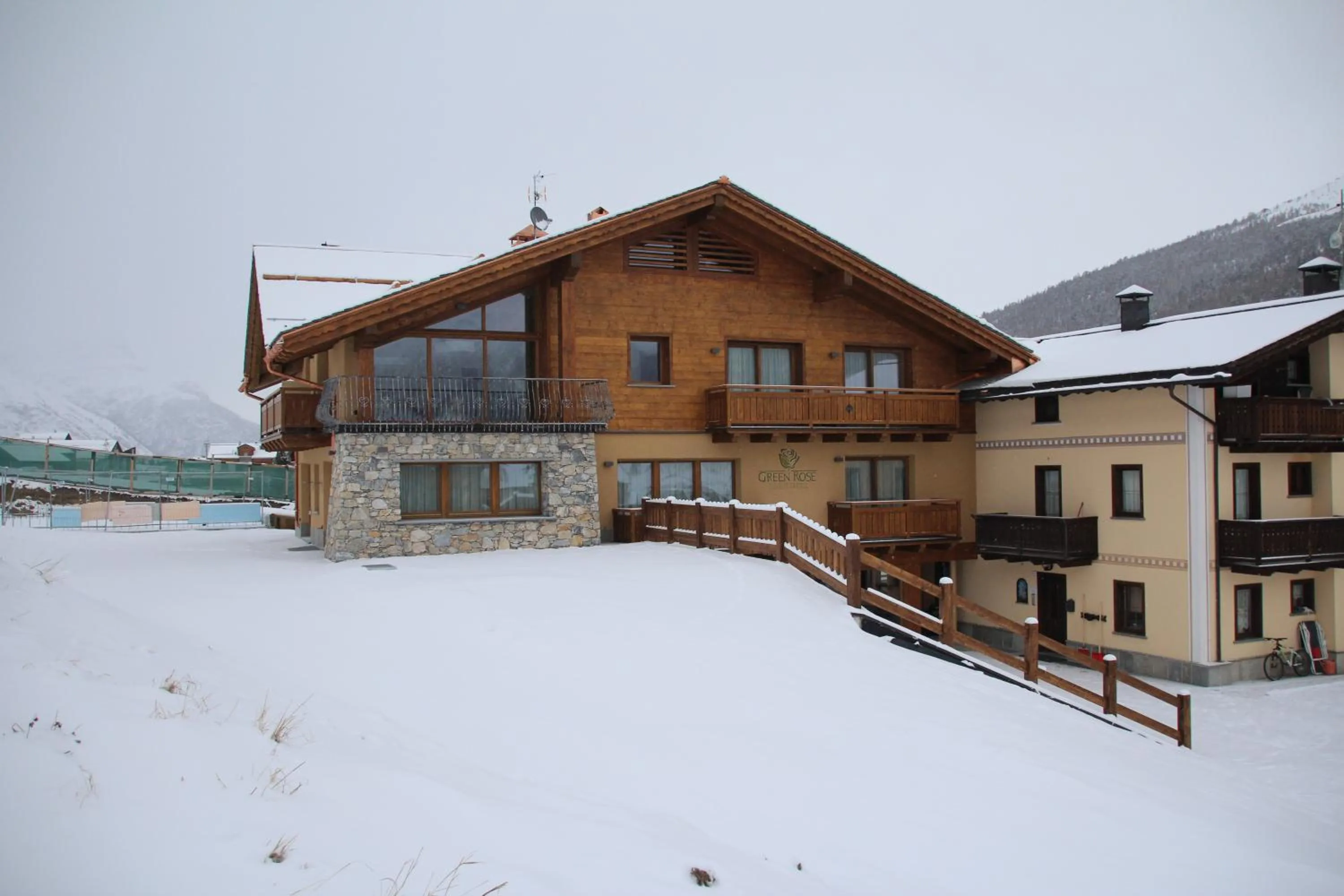 Property building in Green Rose