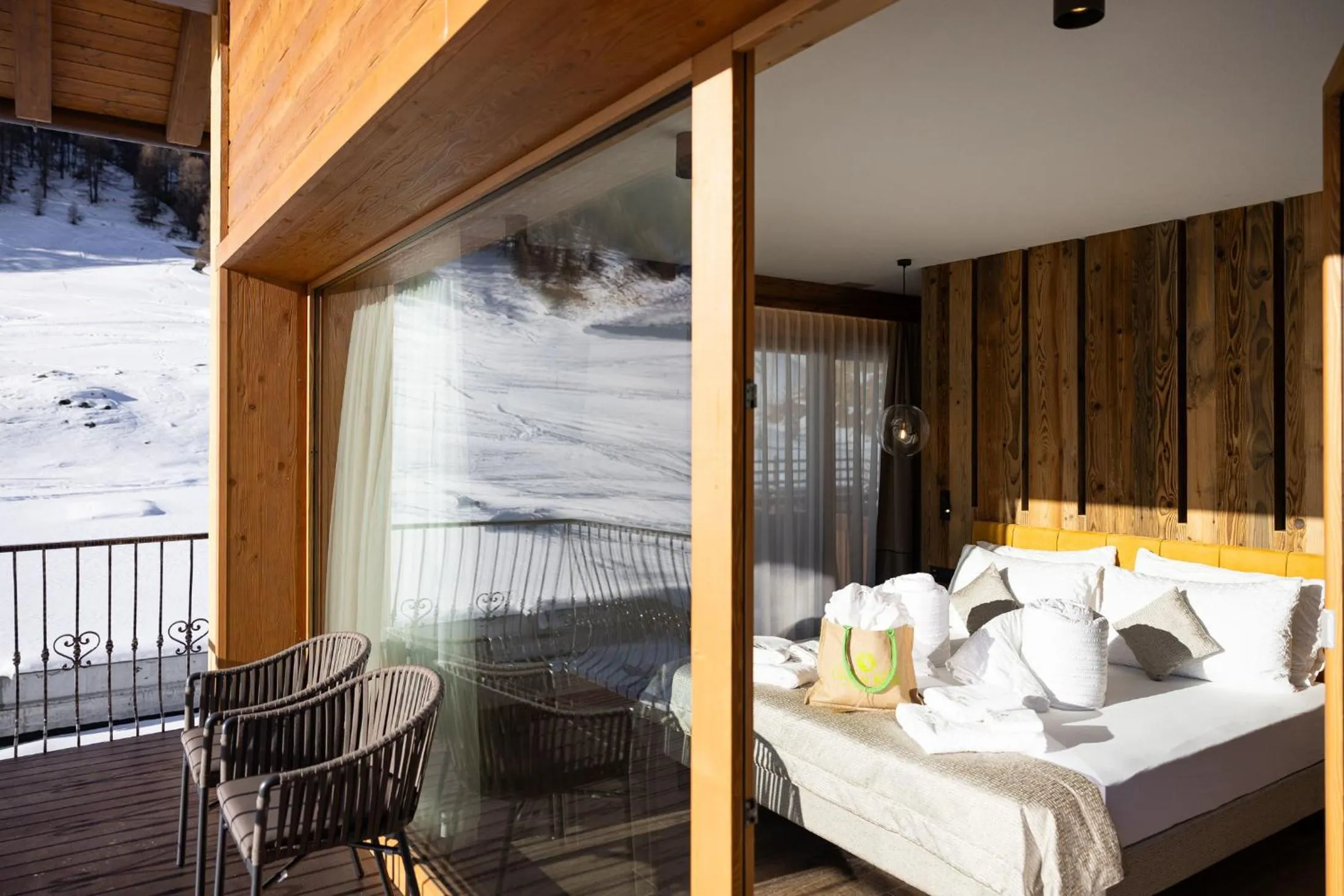 Natural landscape, Bed in Green Rose