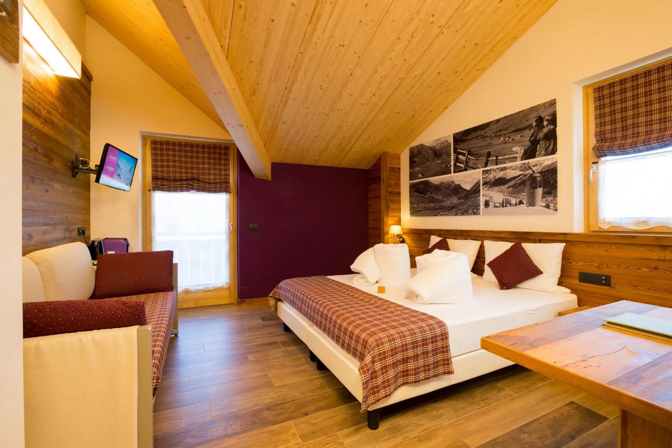 Shower, Bed in Green Rose