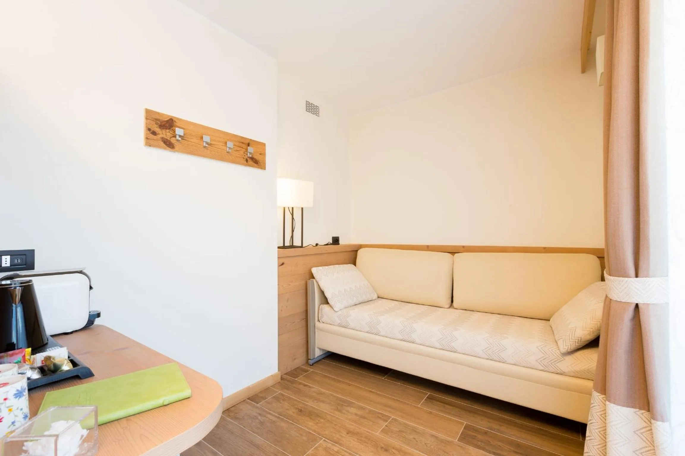 Shower in Green Rose