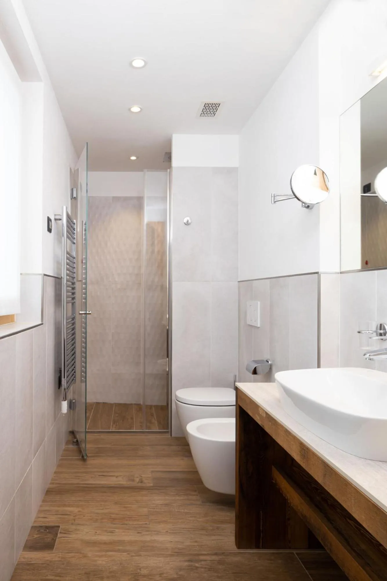 Bathroom in Green Rose