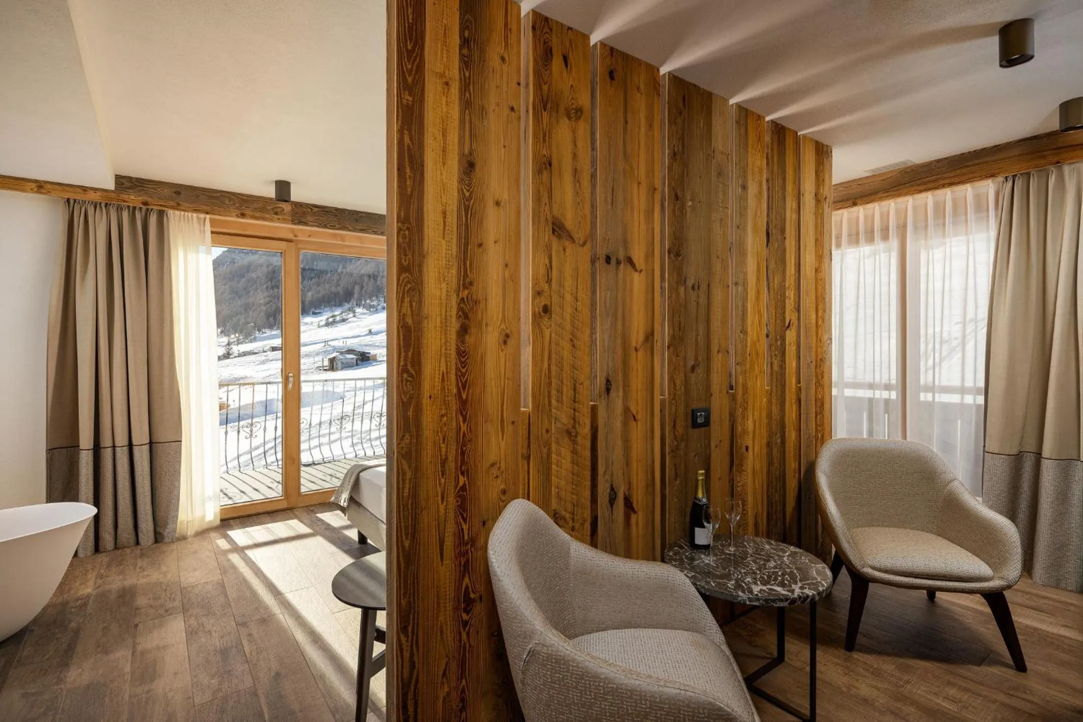 Seating area in Green Rose